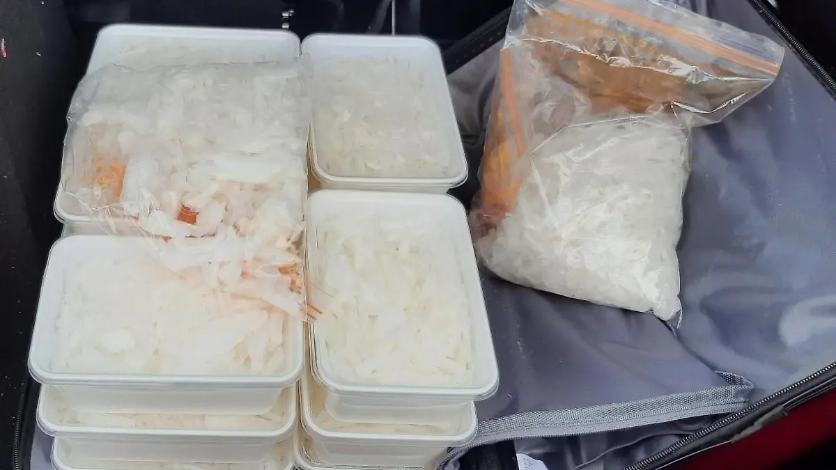 Rund 6,5 Kilo Crystal Meth hatte ein 38-jähriger Drogenschmuggler im Koffer / Foto: Bundespolizei