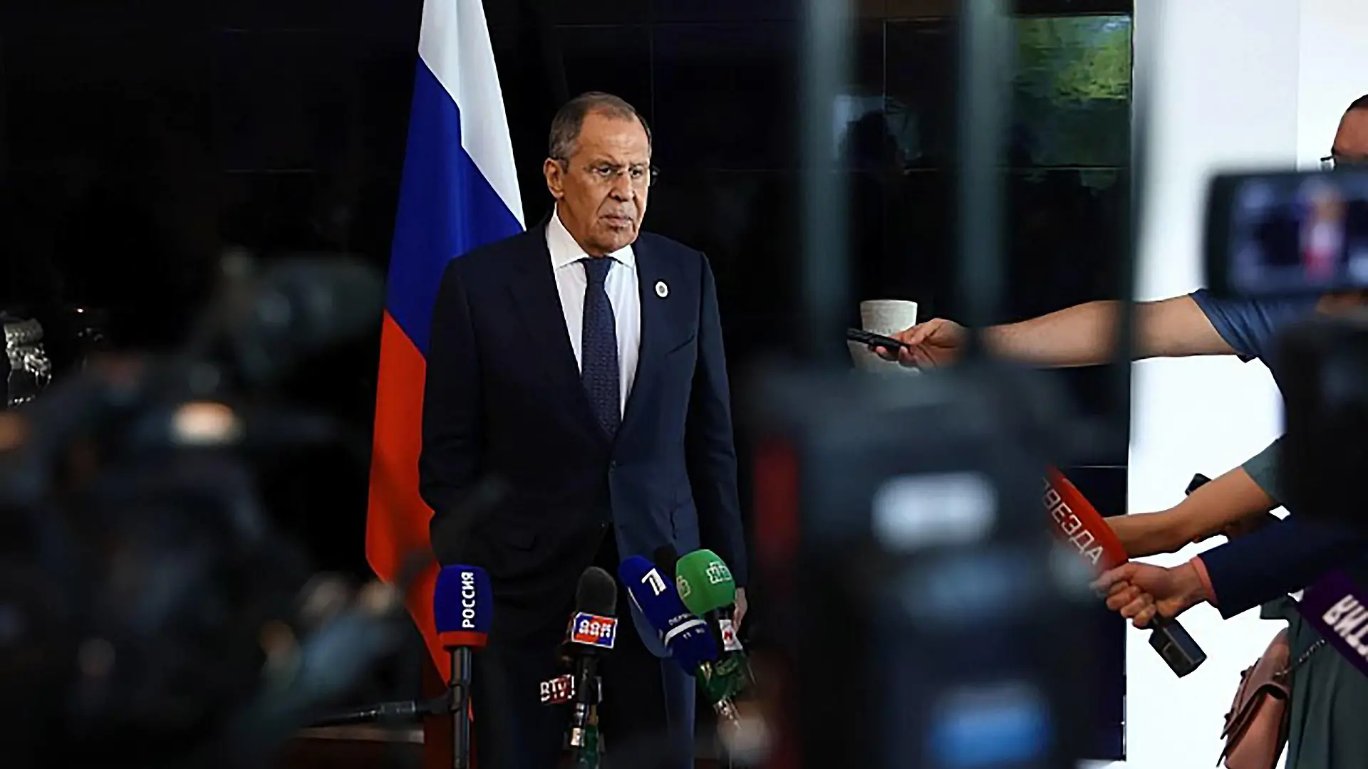 Russia s Foreign Minister Sergey Lavrov arrives to attend the G20 Summit at Ngurah Rai International airport at Tuban, Badung regency on Indonesia s resort island of Balii, on November 13, 2022. 1 IND2022111303 RussianxFMxPressxOffice