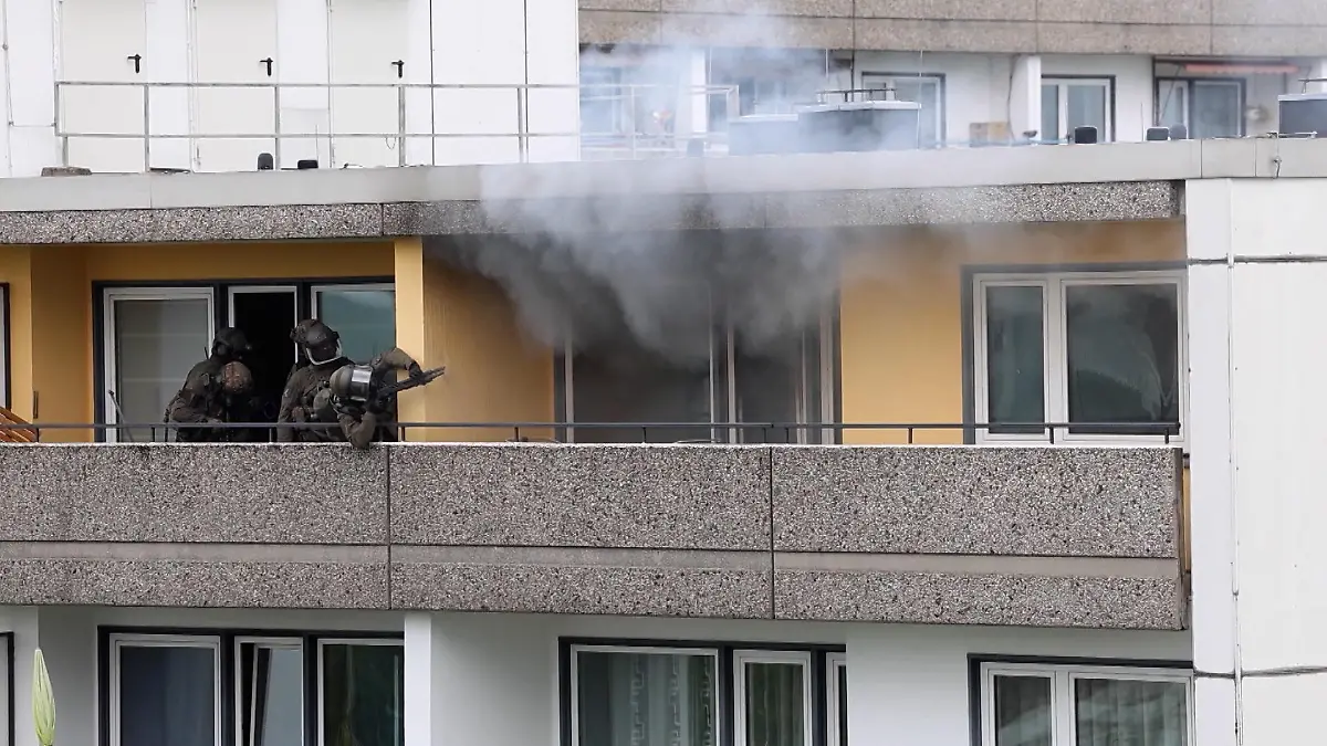Neun Polizisten und Rettungskräfte wurden bei dem Einsatz zum Teil lebensgefährlich verletzt