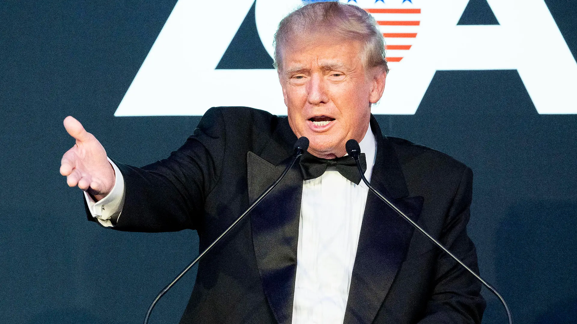 November 13, 2022, New York City, New York, United States: Former President DONALD TRUMP R speaking at the Zionist Organization of America ZOA Gala at Pier Sixty at Chelsea Piers in New York City. New York City United States - ZUMAb161 20221113_zap_b161_015 Copyright: xMichaelxBrochsteinx