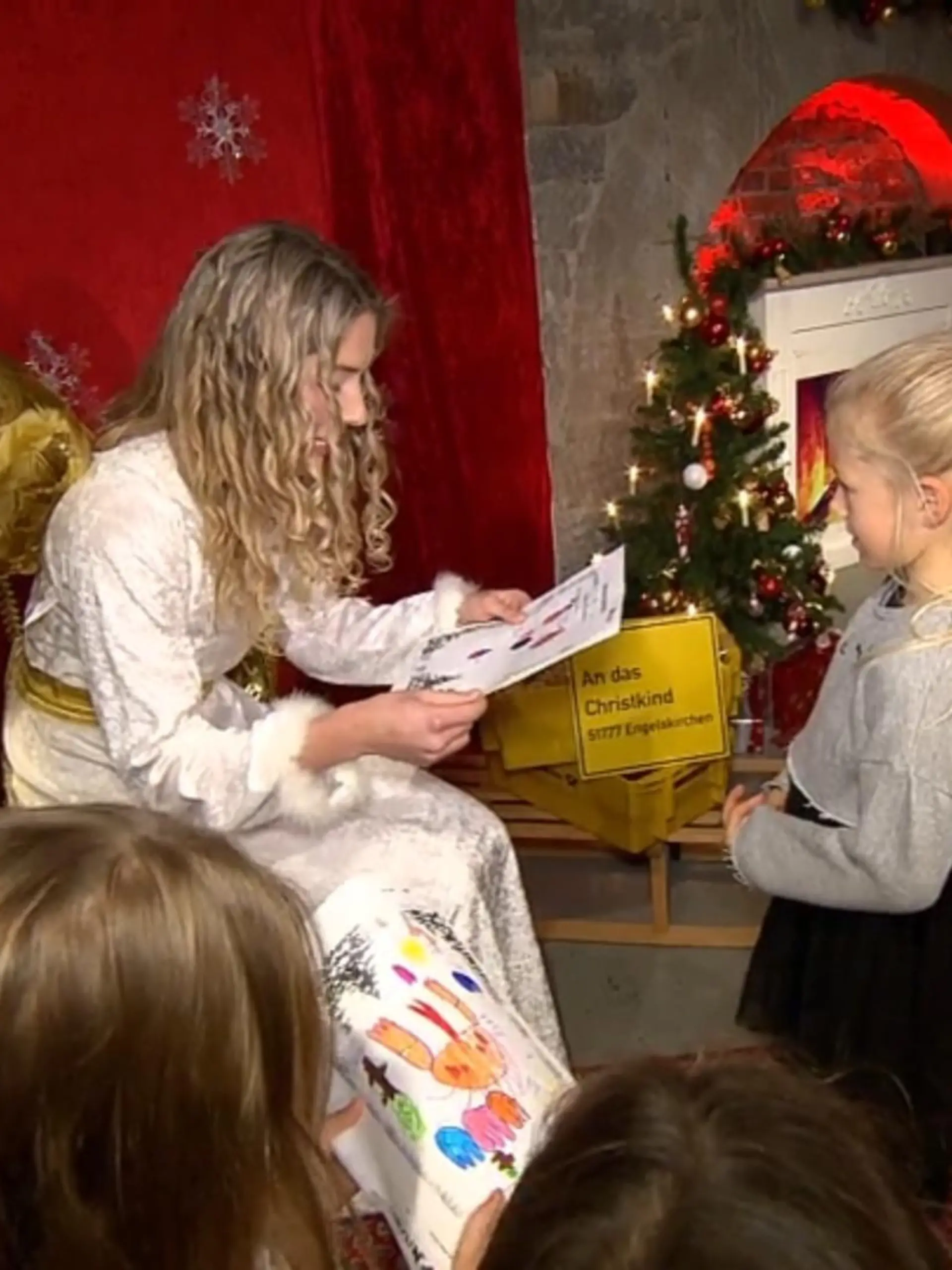 Bild zu: "Christkindpostfiliale in Engelskirchen"
