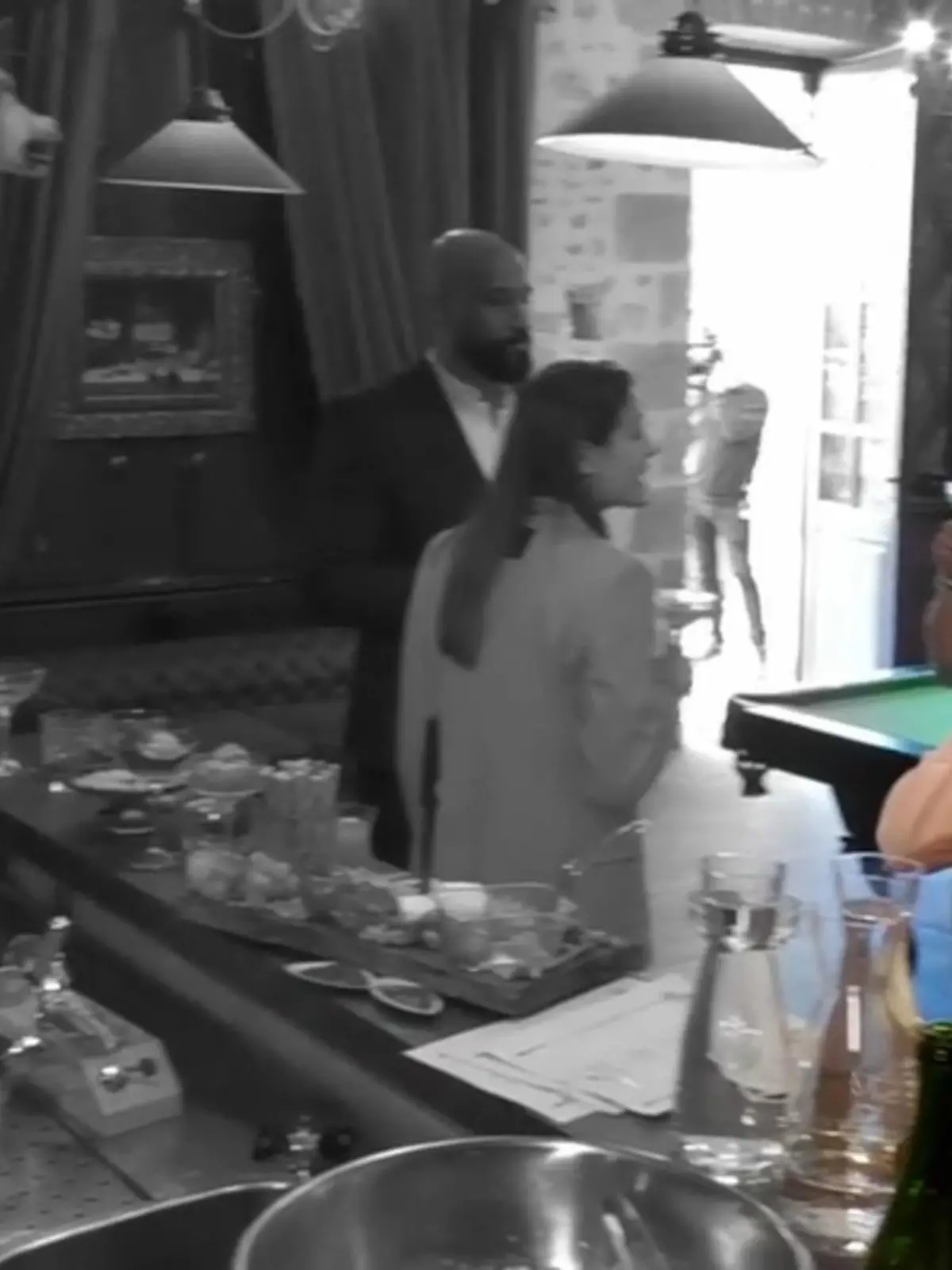 Bild zu: "Augen auf! Hier vergiftet Anna-Carina einen Promi"