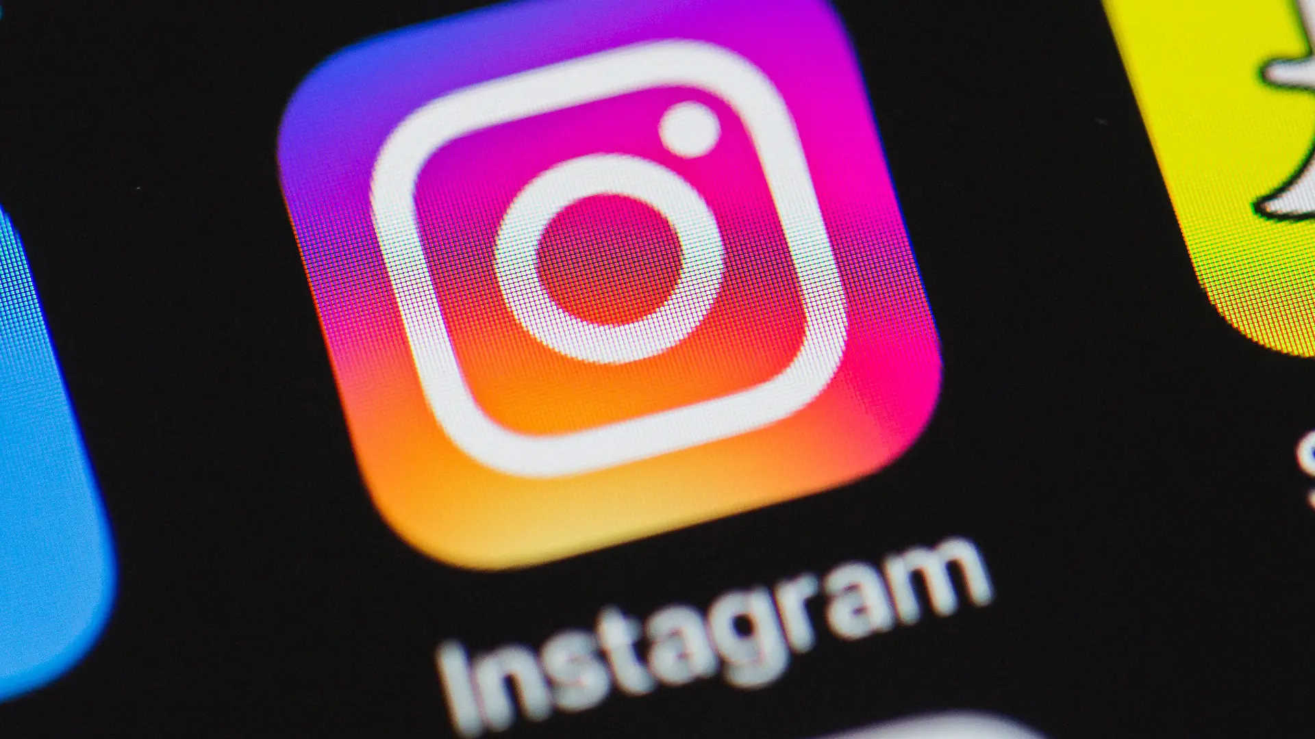 ARCHIV - 17.05.2016, Nordrhein-Westfalen, Düsseldorf: Das Logo von Instagram auf einem Apple iPhone 6. (Illustration zu "Bericht: Drogenhändler nutzen Instagram als Umschlagplatz") Foto: picture alliance / dpa +++ dpa-Bildfunk +++