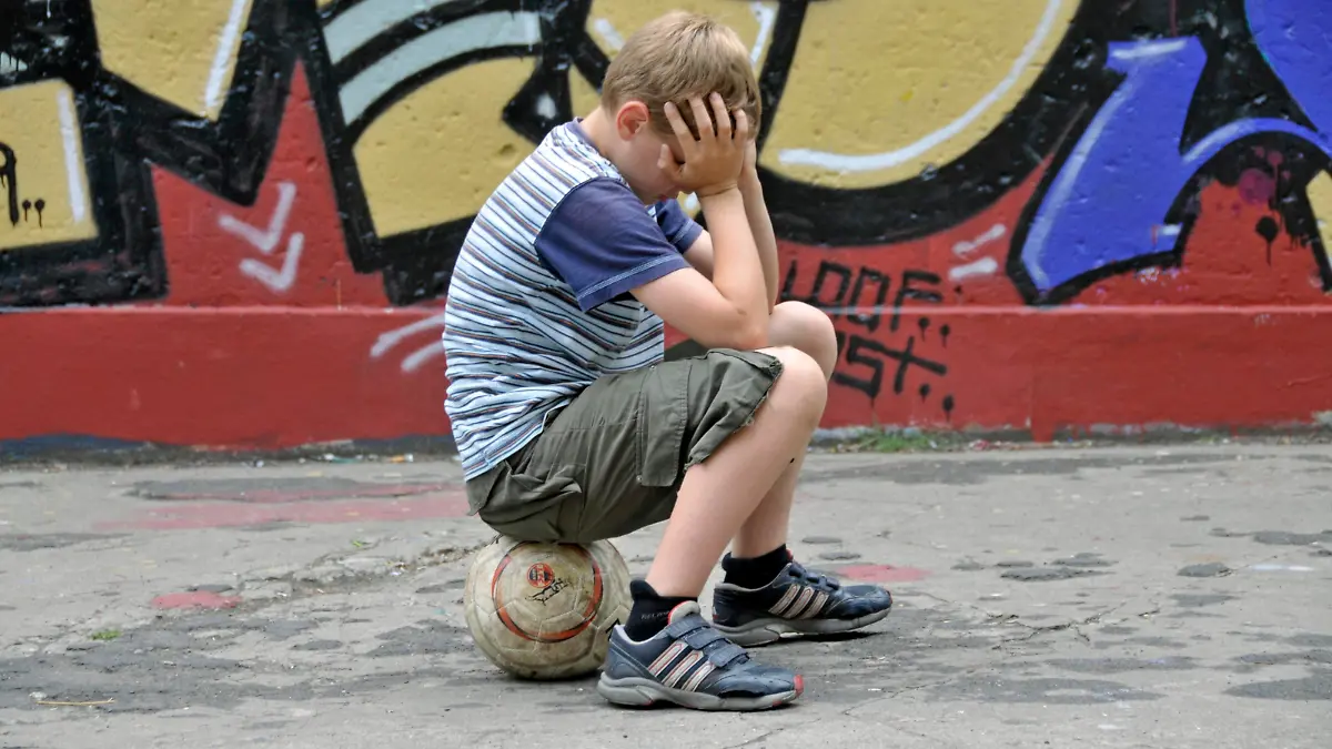 Junge, Ballspielen || Modellfreigabe vorhanden