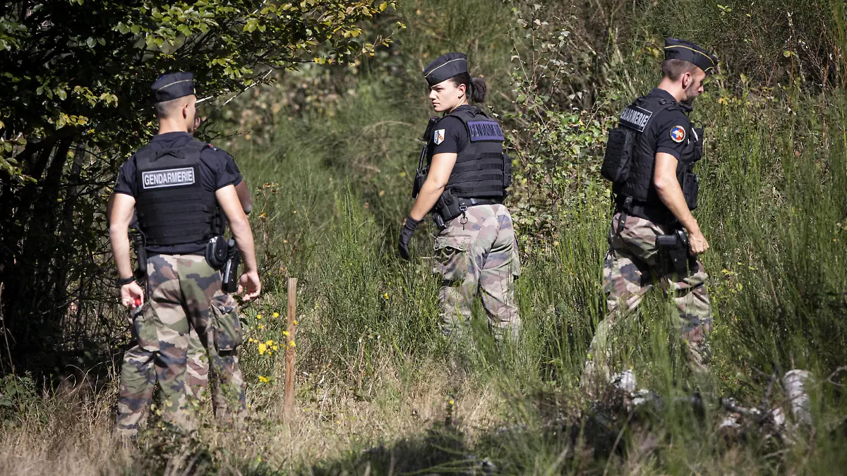 Des gendarmes francais participent aux recherches pour retrouver Lina, une jeune fille de 15 ans disparue cinq jours auparavant dans la rÃ gion du village de Saint-Blaise-la-Roche, dans l est de la France, le 28 septembre 2023. NEWS: La battue organisÃ e dans le Bas-Rhin pour retrouver Lina, 15 ans. ElyxandroCegarra/Panoramic PUBLICATIONxNOTxINxFRAxBEL
