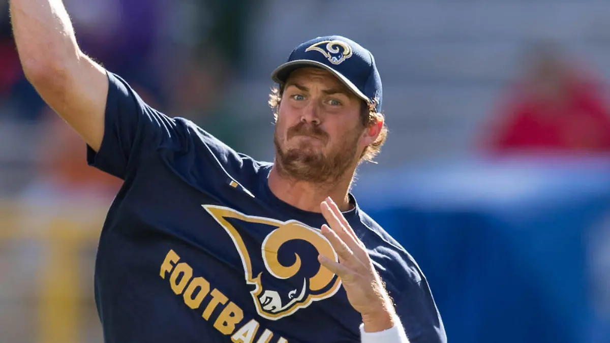 NFL, American Football Herren, USA Los Angeles Rams at Green Bay Packers, Aug 31, 2017 Green Bay, WI, USA Los Angeles Rams quarterback Dan Orlovsky 8 during warmups prior to the game against the Green Bay Packers at Lambeau Field. Mandatory Credit: Jeff Hanisch-USA TODAY Sports, 31.08.2017 15:30:26, 10262613, Los Angeles Rams, Green Bay Packers, Lambeau Field, NFL, Dan Orlovsky PUBLICATIONxINxGERxSUIxAUTxONLY Copyright: xJeffxHanischx 10262613