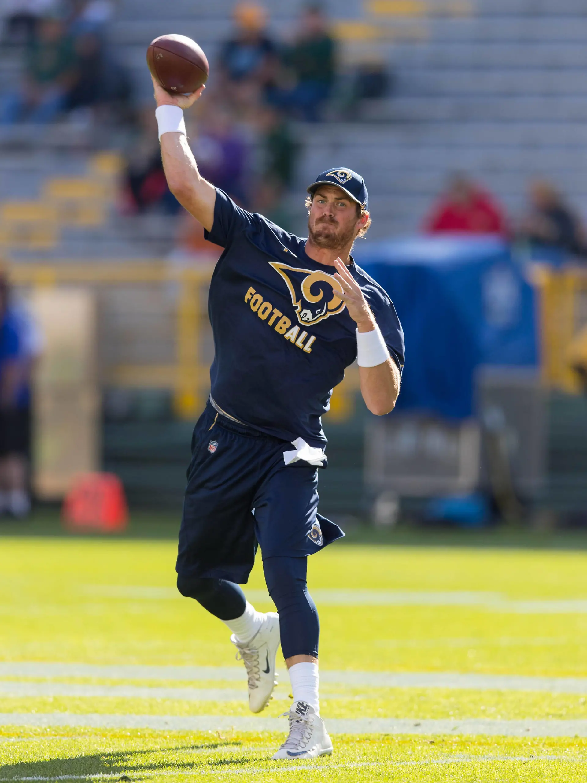 NFL, American Football Herren, USA Los Angeles Rams at Green Bay Packers, Aug 31, 2017 Green Bay, WI, USA Los Angeles Rams quarterback Dan Orlovsky 8 during warmups prior to the game against the Green Bay Packers at Lambeau Field. Mandatory Credit: Jeff Hanisch-USA TODAY Sports, 31.08.2017 15:30:26, 10262613, Los Angeles Rams, Green Bay Packers, Lambeau Field, NFL, Dan Orlovsky PUBLICATIONxINxGERxSUIxAUTxONLY Copyright: xJeffxHanischx 10262613