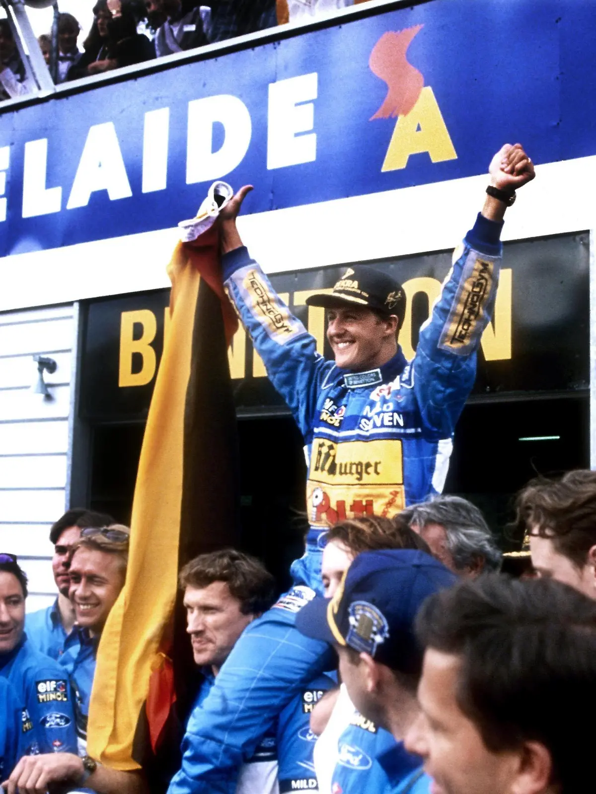Michael Schumacher feiert seinen ersten F1-Titel 1994