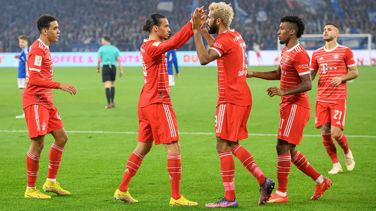 Jubel Eric Maxim CHOUPO-MOTING (M) nach seinem Tor zum 0:2, v.l. Jamal MUSIALA (M), Leroy SANE (M), Eric Maxim CHOUPO-MOTING (M), Kingsley COMAN (M), Lucas HERNANDEZ (M) Fussball 1. Bundesliga, 15.Spieltag, FC Schalke 04 (GE) - Bayern Muenchen (M) 0:2, am 12.11.2022 in Gelsenkirchen/ Deutschland. #DFL regulations prohibit any use of photographs as image sequences and/or quasi-video #