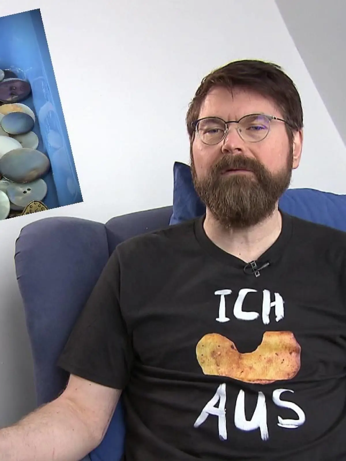 Schon als Kind habe Roland Dikorte (52) gemerkt, dass er anders ist. Er habe sich strikt geweigert, Hemden mit Knöpfen zu tragen. Mittlerweile weiß er, woran das lag: an einer Knopfphobie.