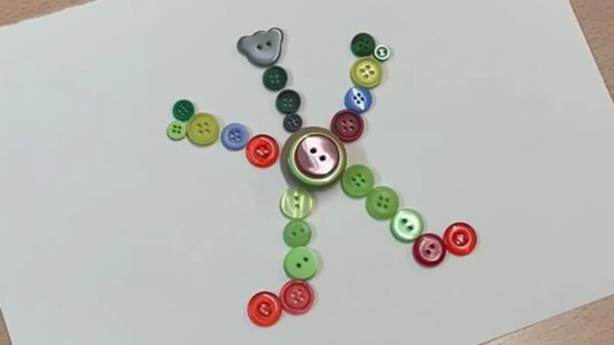 Eins der Knopfbilder, das während der Gruppentherapie entstanden ist.