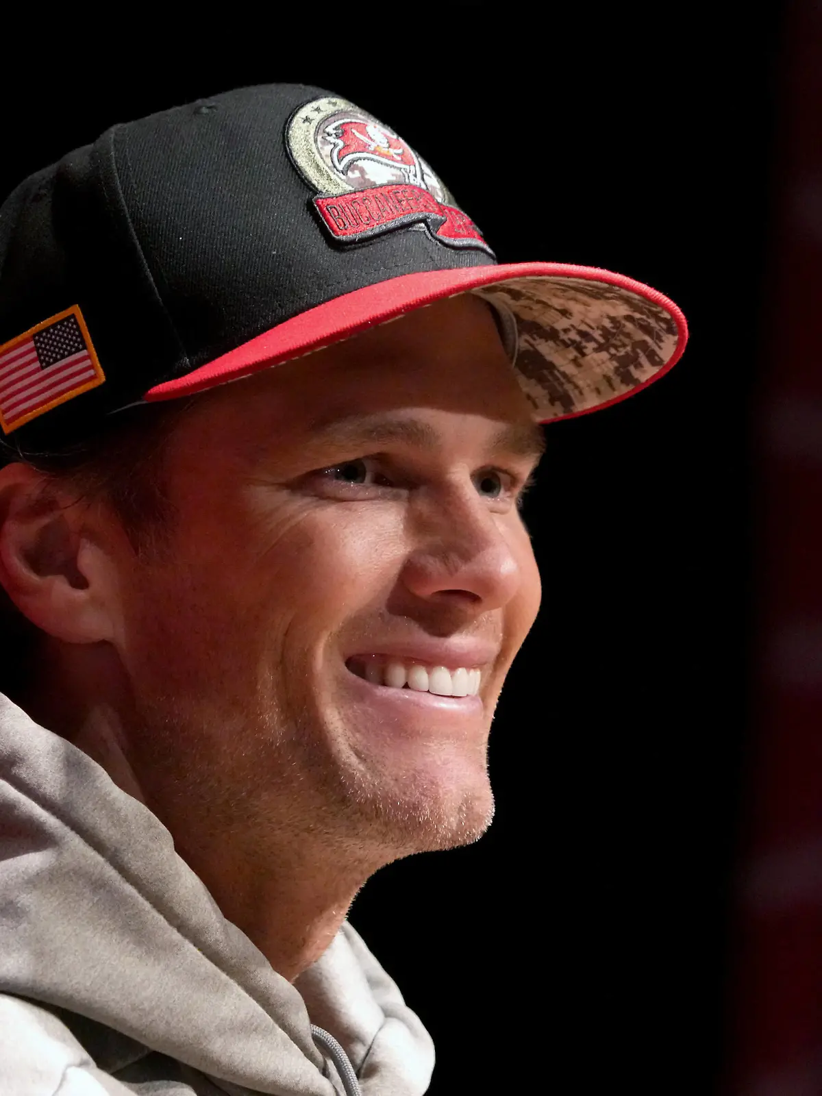  NFL, American Football Herren, USA International Series-Tampa Bay Buccaneers Practice Nov 11, 2022 Munich, Germany Tampa Bay Buccaneers quarterback Tom Brady 12 at press conference, PK, Pressekonferenz at the FC Bayern Campus. Munich FC Bayern Campus ENTER STATE Germany, EDITORIAL USE ONLY PUBLICATIONxINxGERxSUIxAUTxONLY Copyright: xKirbyxLeex 20221111_jla_al2_071