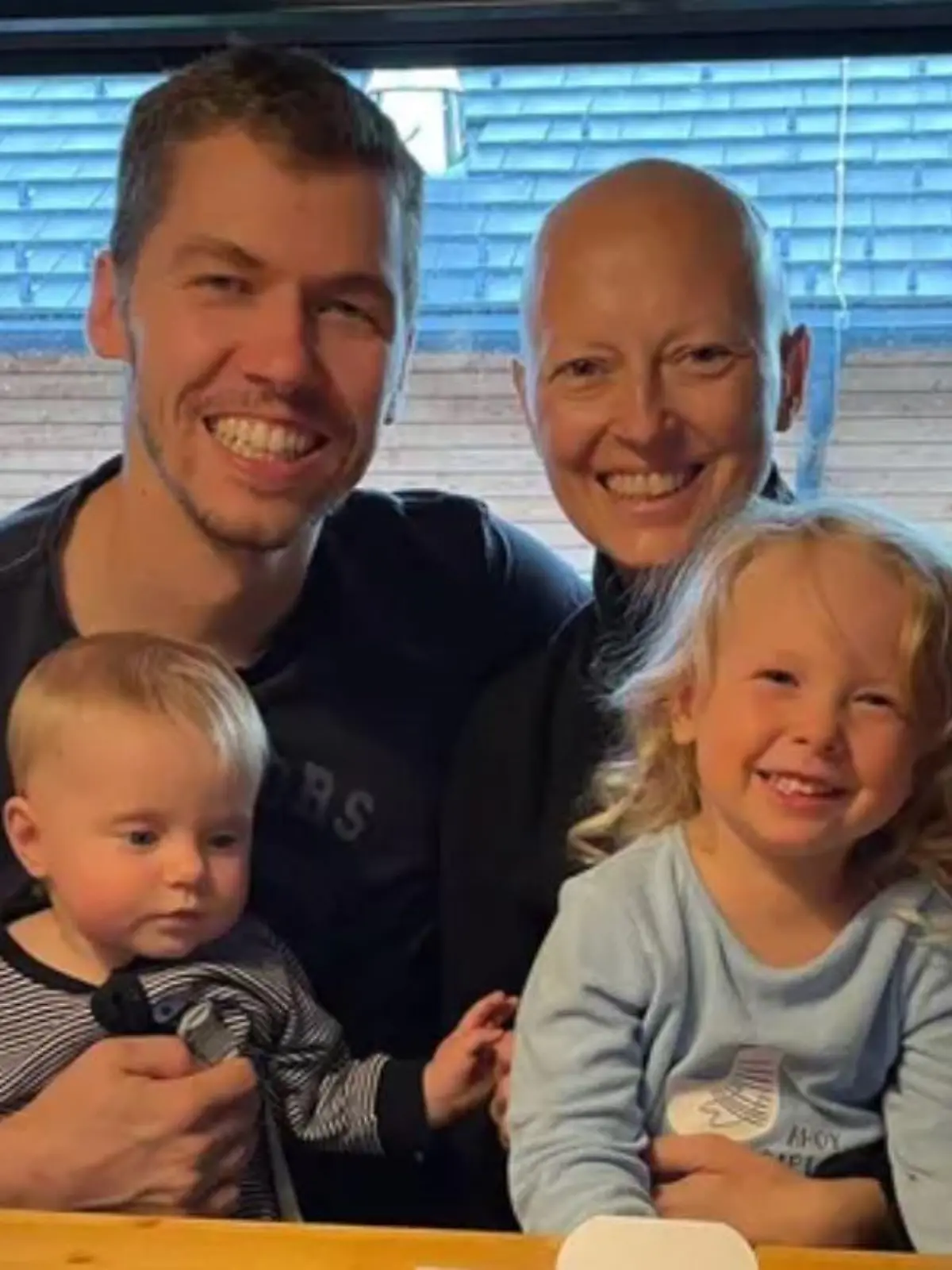 Michal, Gudrun und ihre beiden Töchter an Gudruns letztem Geburtstag