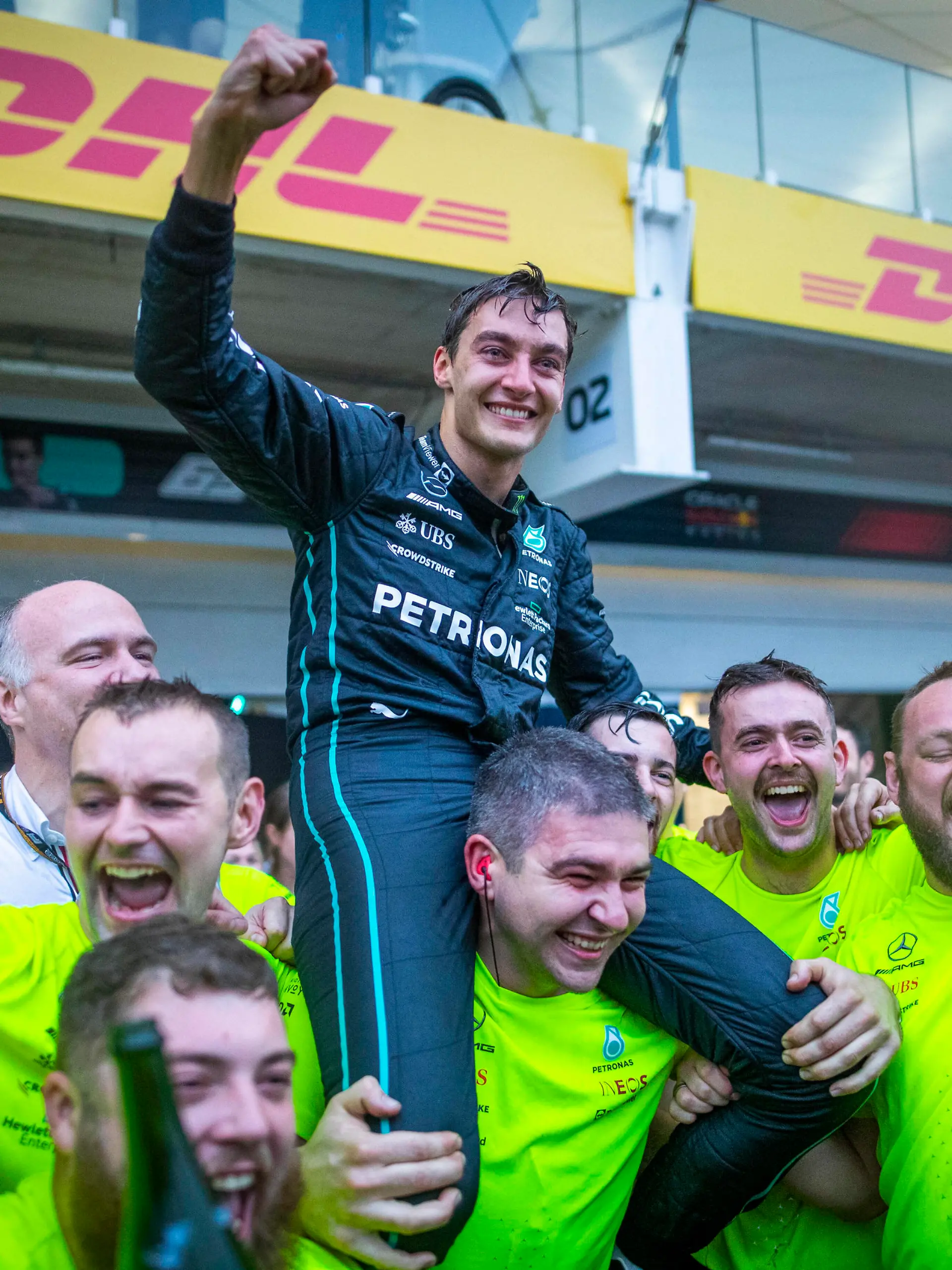  Formula 1 2022: Sao Paulo GP AUToDROMO JOS CARLOS PACE, BRAZIL - NOVEMBER 13: George Russell, Mercedes AMG, 1st position, and the Mercedes team celebrate victory during the Sao Paulo GP at Autodromo Jos Carlos Pace on Sunday November 13, 2022 in Sao Paulo, Brazil. Photo by Sam Bloxham / LAT Images Images PUBLICATIONxINxGERxSUIxAUTxHUNxONLY GP2221_180130_R3I8429