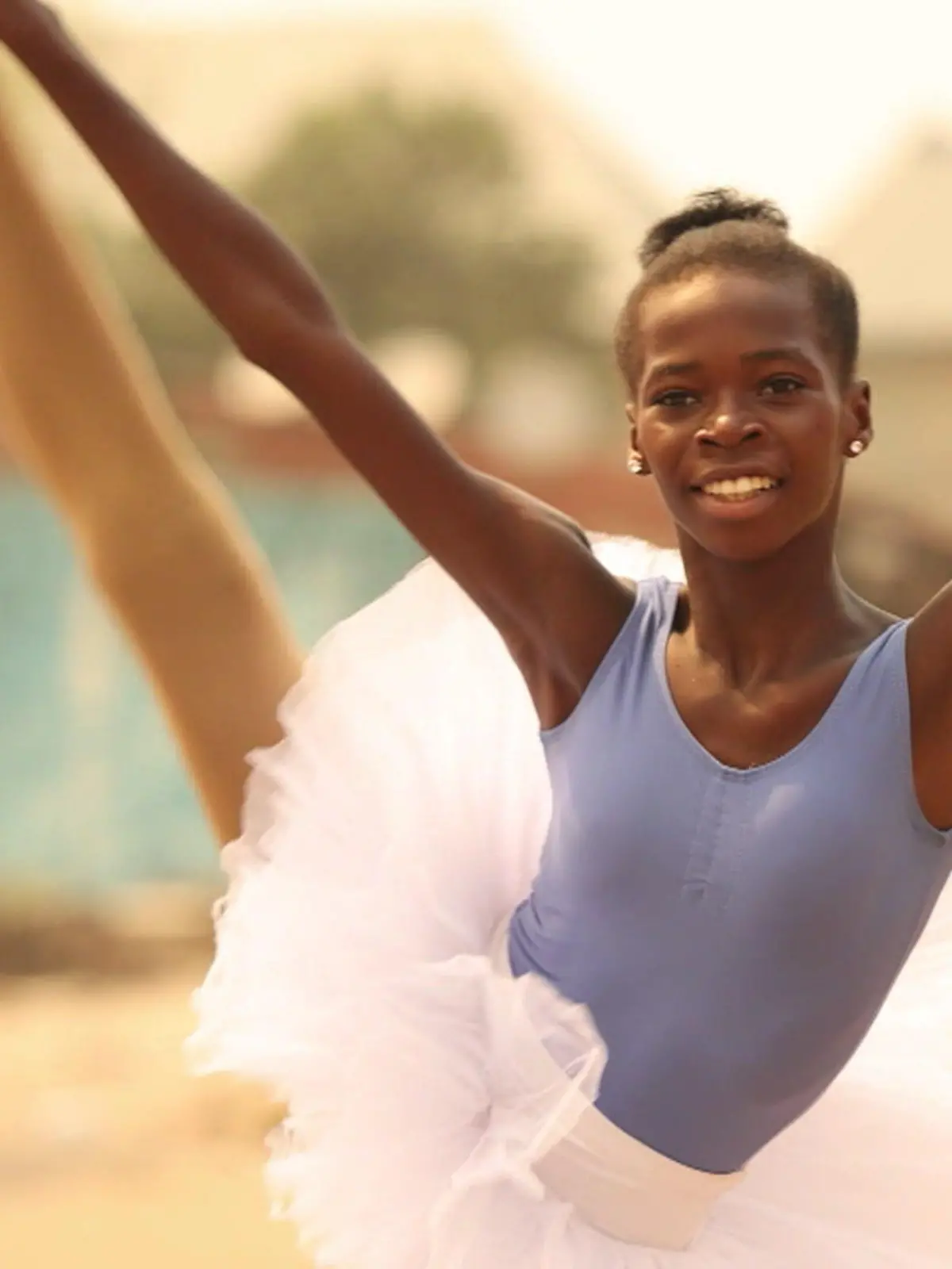 Ein Handyvideo im Internet machte Precious innerhalb kürzester Zeit berühmt: Das Mädchen tanzte mitten in den Slums Nigerias im Regen Ballett. In Belgien wurde man auf das Video aufmerksam, erkannte das große Talent und gab dem Mädchen ein Stipendium für ein Elite-Internat. Wie geht es Precious heute?