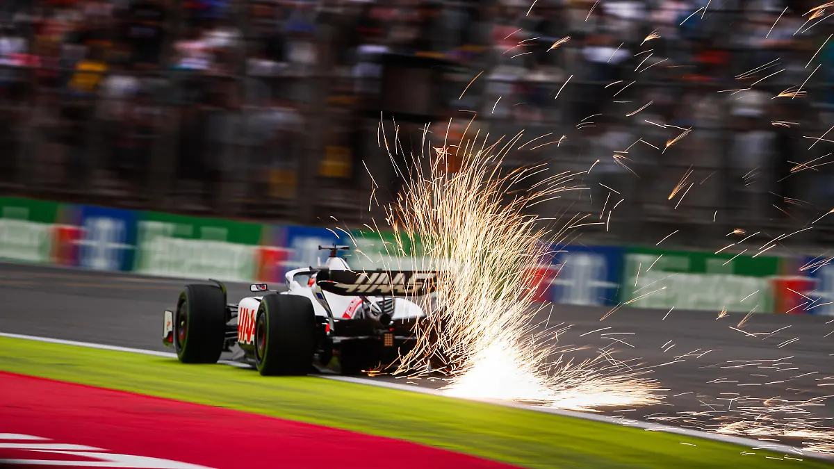  20 MAGNUSSEN Kevin den, Haas F1 Team VF-22 Ferrari, action during the Formula 1 Heineken Grande Premio de Sao Paulo 2022, Sao Paulo Grand Prix Grand Prix 2022, 21st round of the 2022 FIA Formula One World Championship, WM, Weltmeisterschaft from November 11 to 13, 2022 on the Interlagos Circuit, in Sao Paulo, Brazil - F1 - SAO PAULO GRAND PRIX 2022 DPPI/Panoramic PUBLICATIONxNOTxINxFRAxITAxBEL 00122047__V2_8325