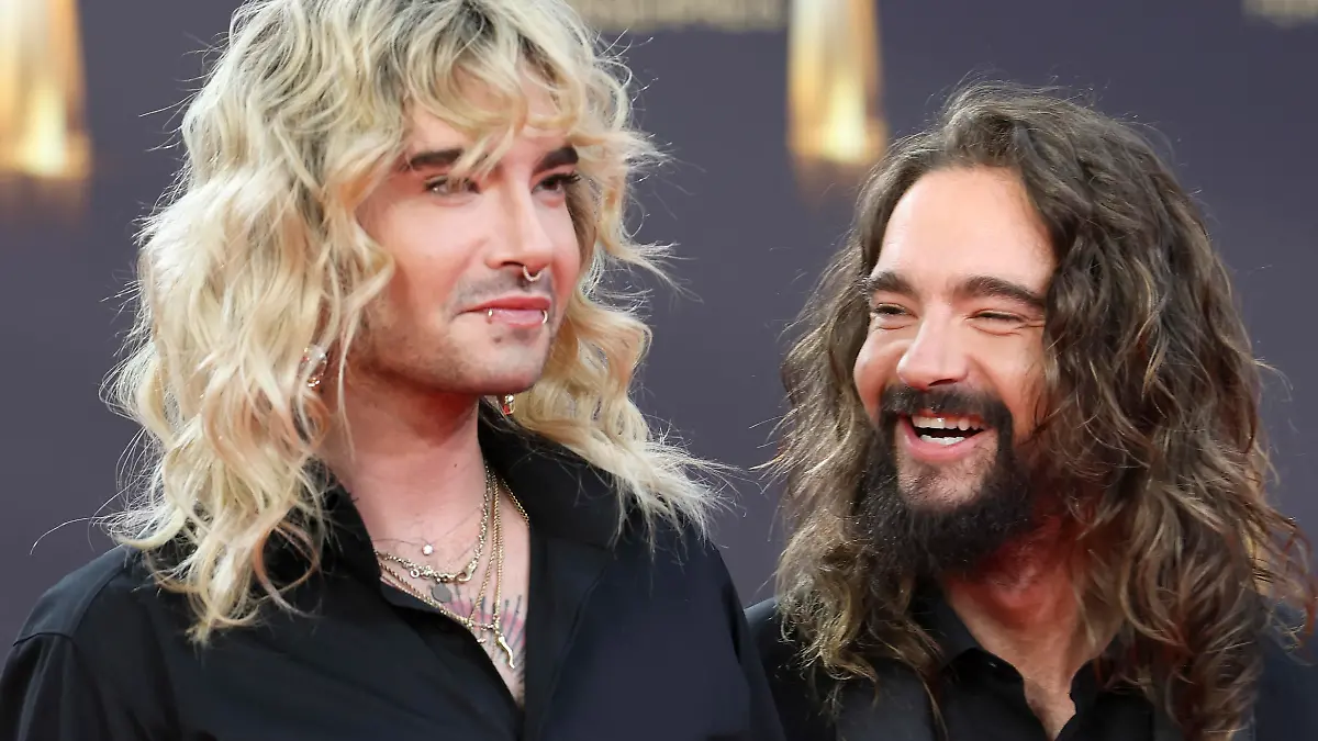 Bill Kaulitz und Tom Kaulitz bei der Verleihung des Deutschen Fernsehpreises 2023 in den MMC Stuios in Köln / 280923