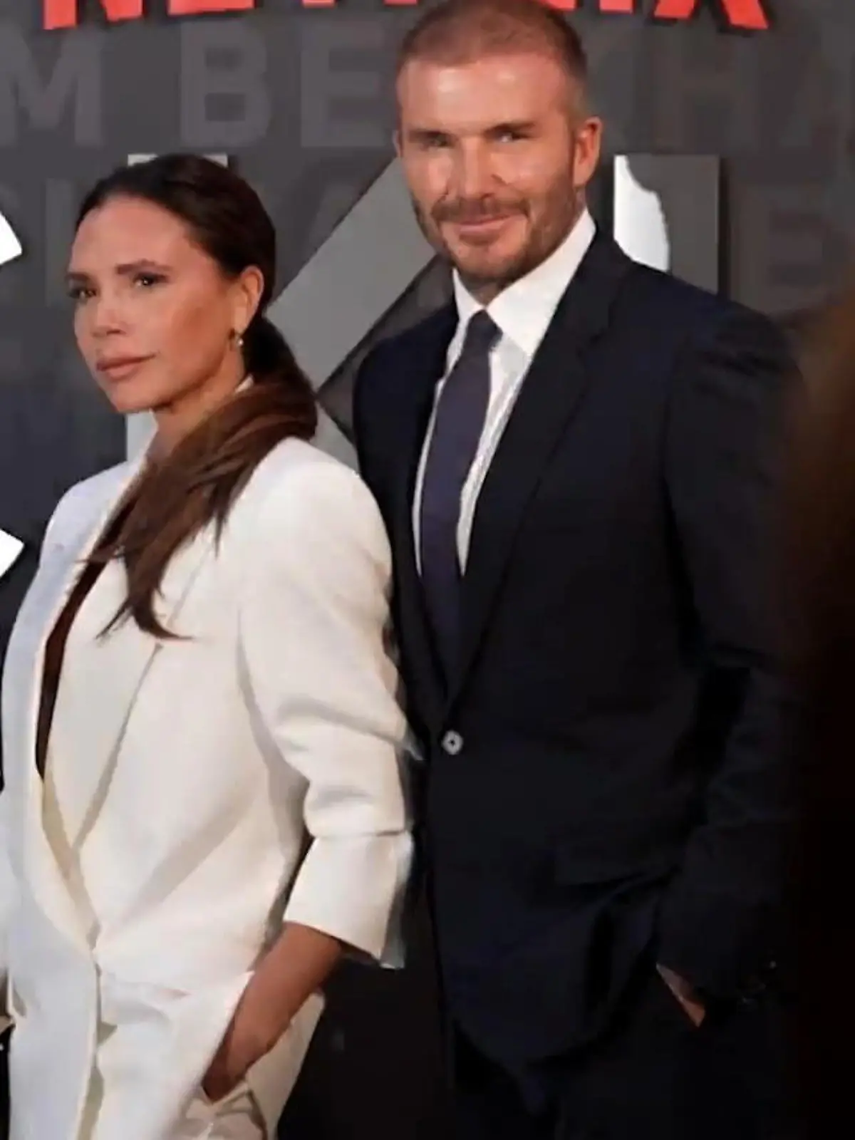 Bild zu: "Beckhams brechen ihr Schweigen über Davids Affäre"