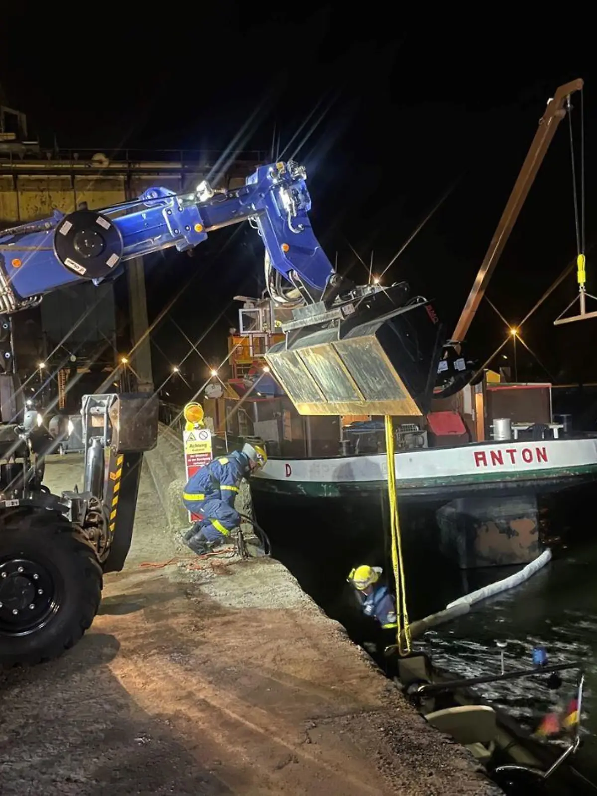 In Bremerhaven ist ein Frachtschiff havariert.