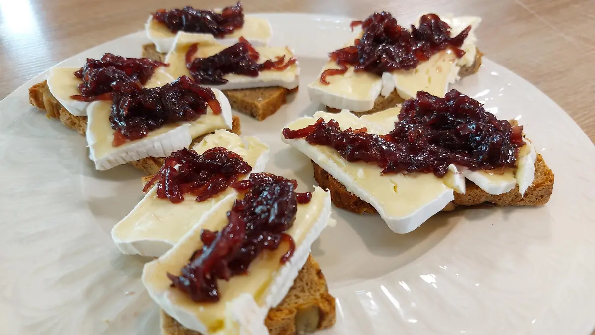 Ob warm oder kalt - das Zwiebel-Chutney ist eine Geschmacksexplosion.