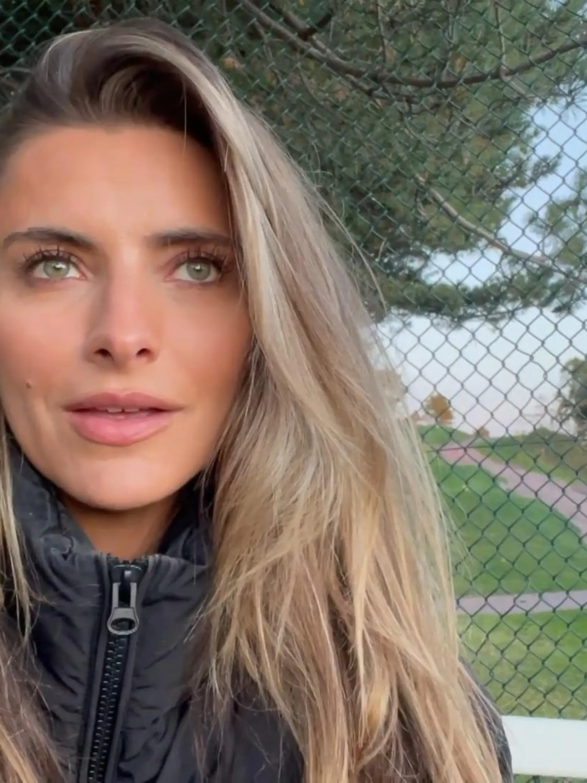 Für Moderatorin Sophia Thomalla veröffentlicht Calvin Kleinen jetzt einen Song, denn scheinbar scheint er auf sie total abzufahren.