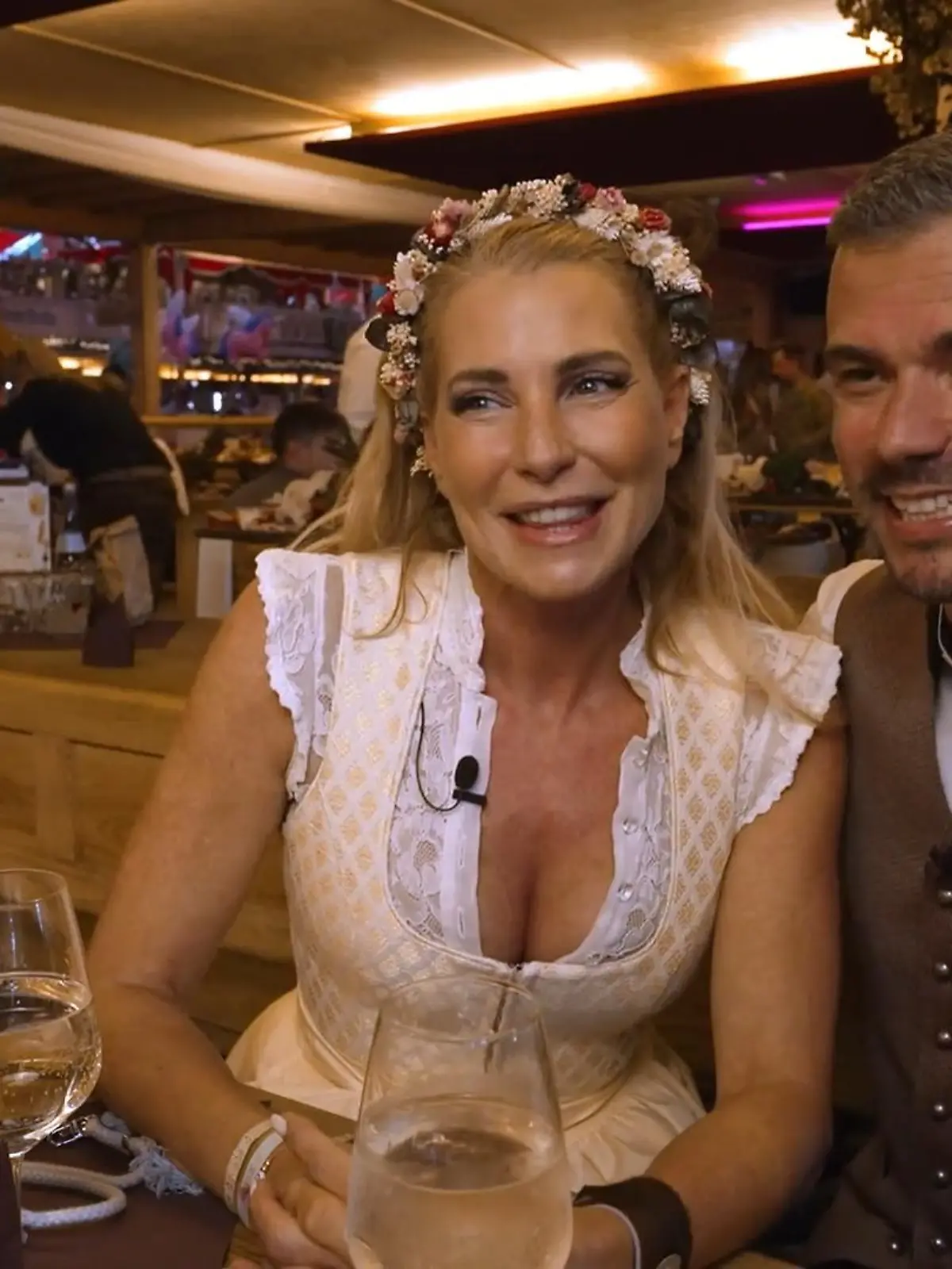 Bild zu: "Giulia Siegel & Ludwig: Intimes Interview nach heißen Küssen"