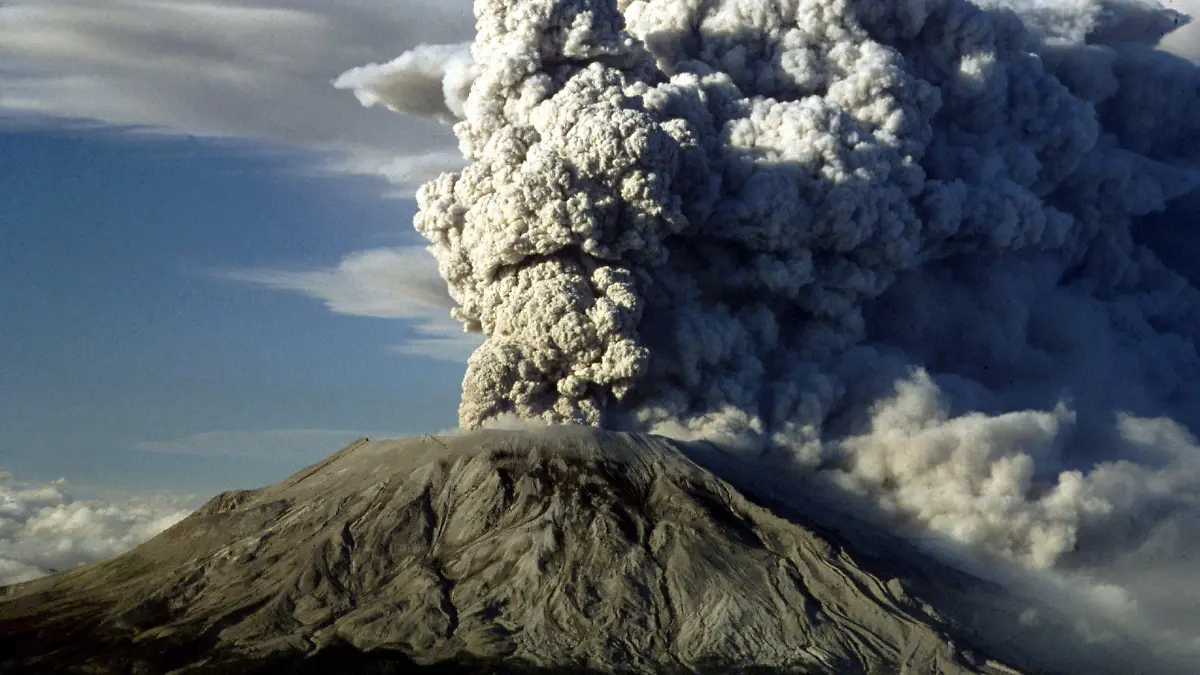 Mount St. Helen's erupts on July 22, 1980 in Washington State. (AP Photo)