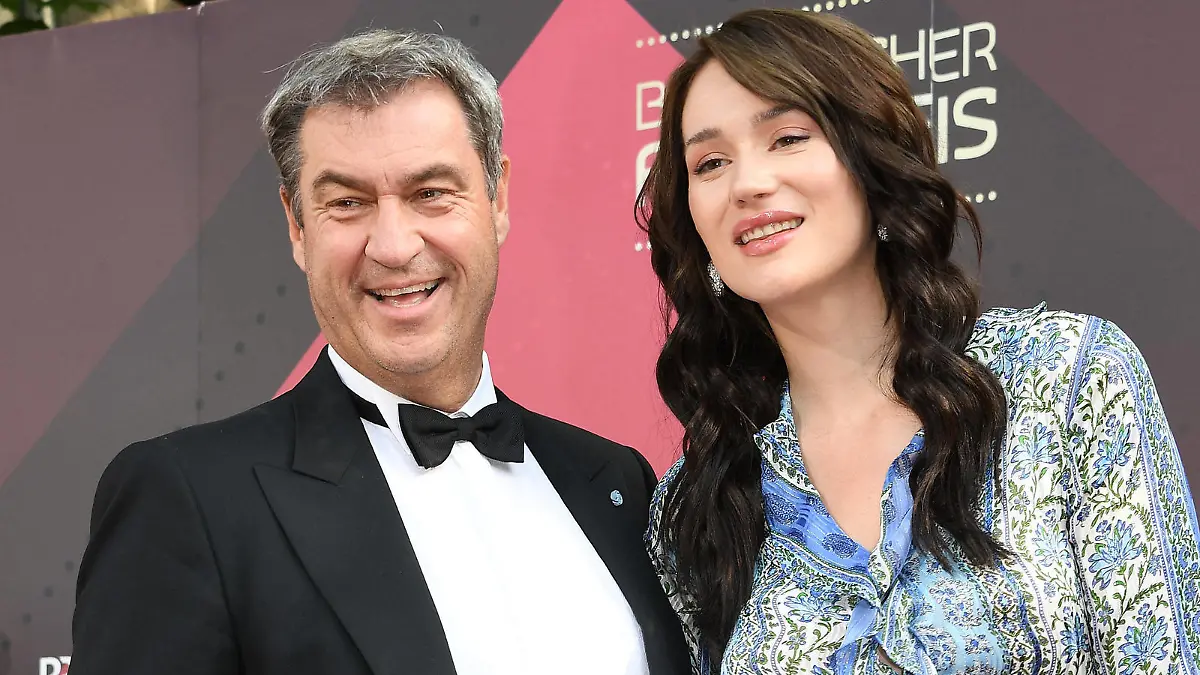 Markus Soeder und seine Tochter Gloria Sophie Burkandt bei der Verleihung Bayerischer Filmpreis am 16.06.2023 im Prinzregententheater in Muenchen Bayerischer Filmpreis 2023 in Muenchen *** Markus Soeder and his daughter Gloria Sophie Burkandt at the Bavarian Film Award ceremony on 16 06 2023 at the Prinzregententheater in Munich Bavarian Film Award 2023 in Munich PUBLICATIONxINxGERxSUIxAUTxONLY