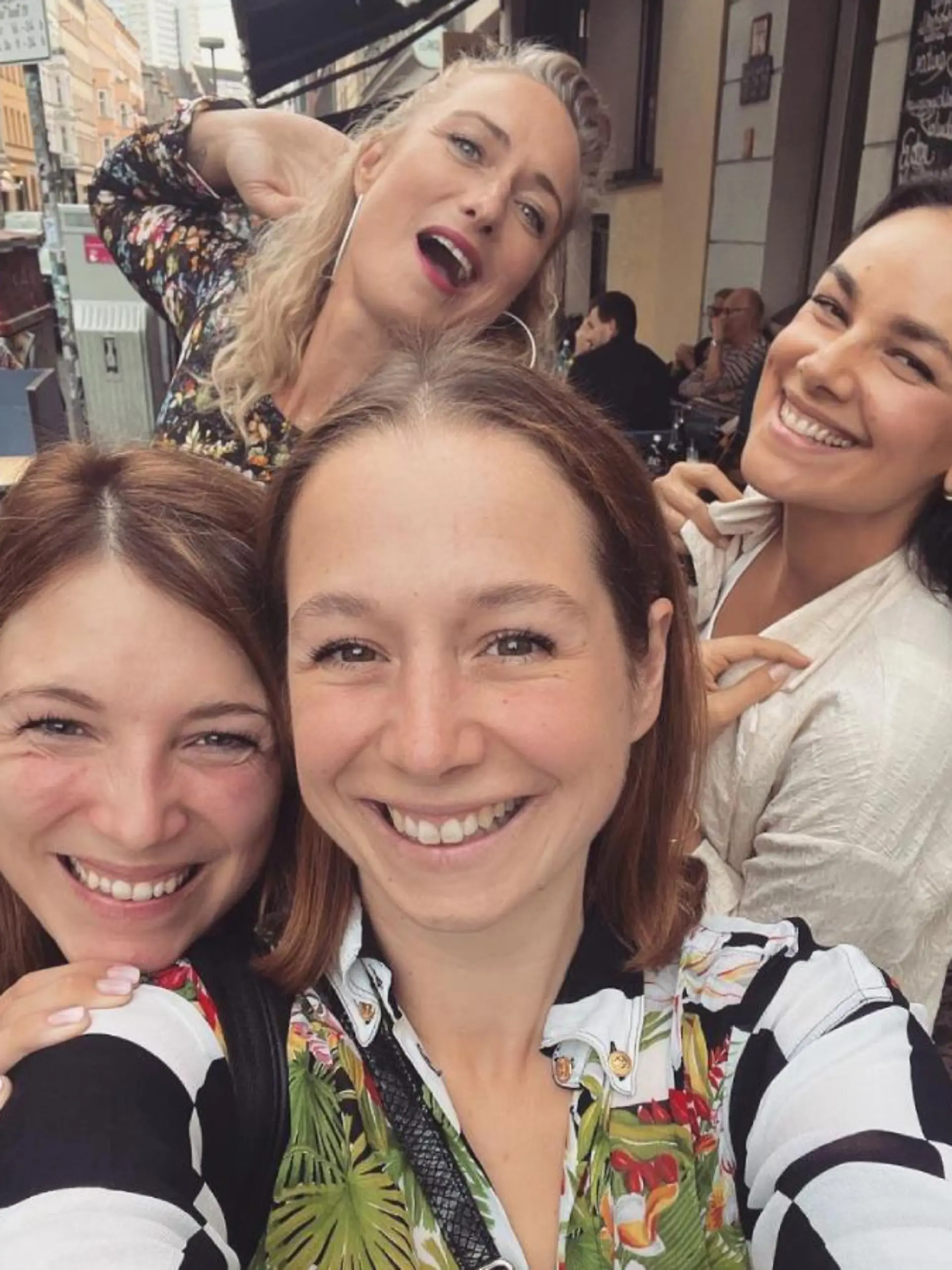 Senta-Sofia Delliponti, Eva Mona Rodekirchen, Iris Mareike Steen und Janina Uhse.