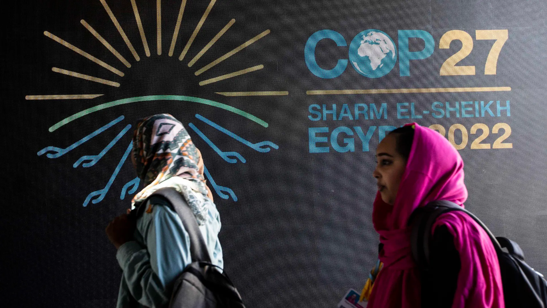 09.11.2022, Ägypten, Scharm el Scheich: Die Teilnehmer treffen zum vierten Tag der UN-Klimakonferenz COP27 ein. Foto: Gehad Hamdy/dpa +++ dpa-Bildfunk +++