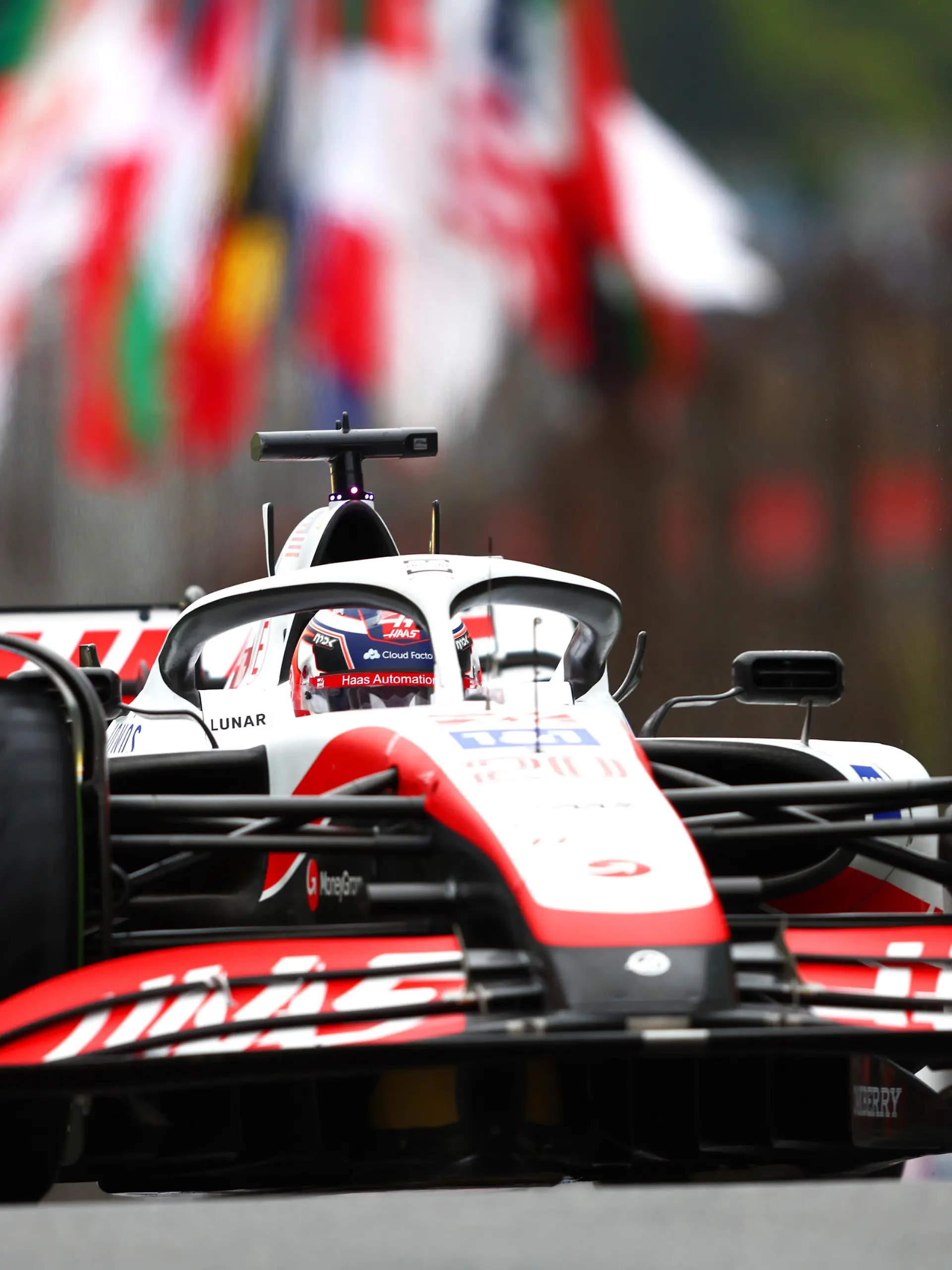 SAO PAULO, BRAZIL - NOVEMBER 11: Kevin Magnussen of Denmark driving the (20) Haas F1 VF-22 Ferrari on track during qualifying ahead of the F1 Grand Prix of Brazil at Autodromo Jose Carlos Pace on November 11, 2022 in Sao Paulo, Brazil. (Photo by Mark Thompson/Getty Images)