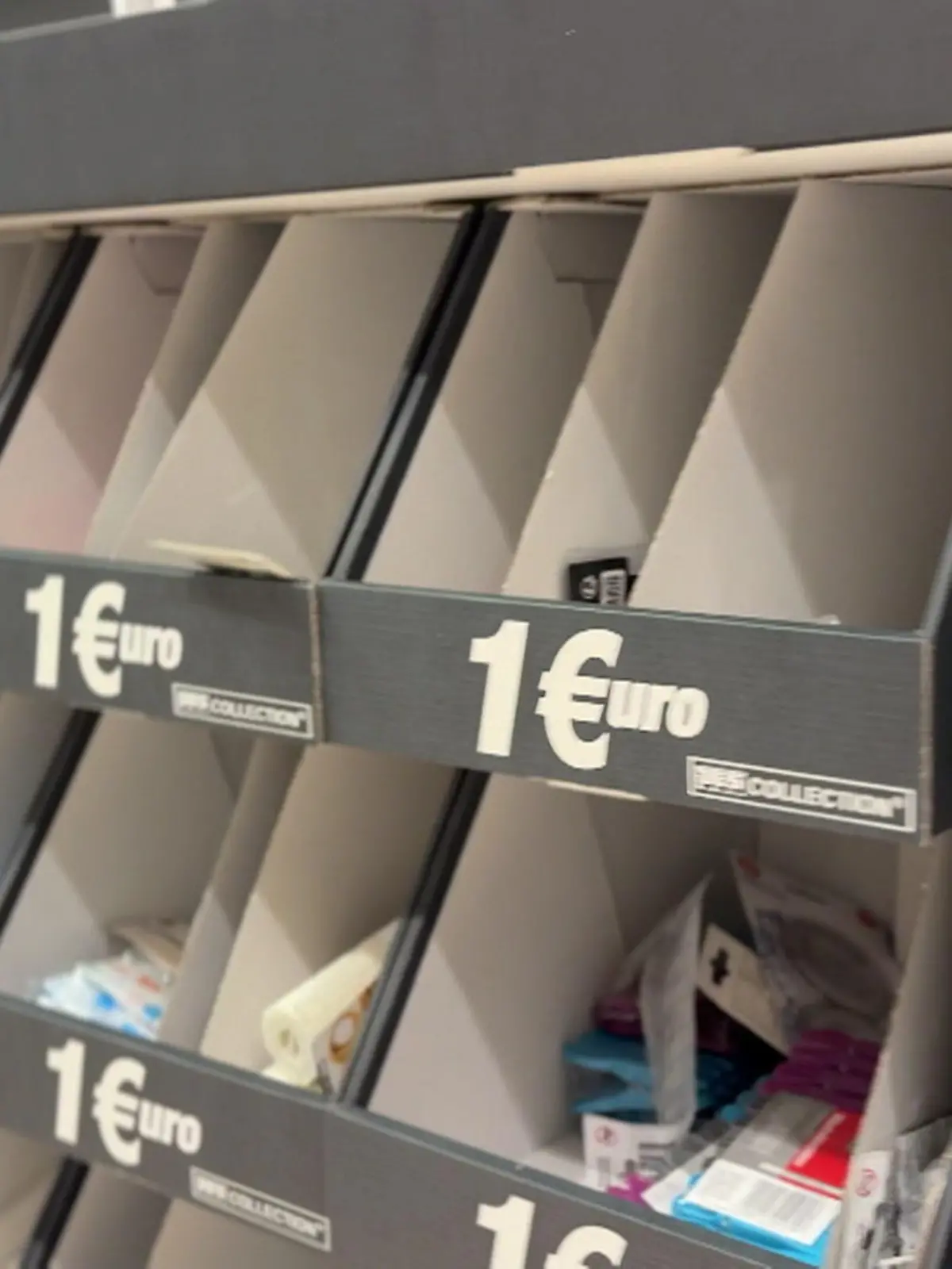 Schnäppchen-Experte Sven Reuter erklärt oben im Video, wie sehr sich Ein-Euro-Angebote wirklich lohnen und worauf Verbraucher generell achten sollten.