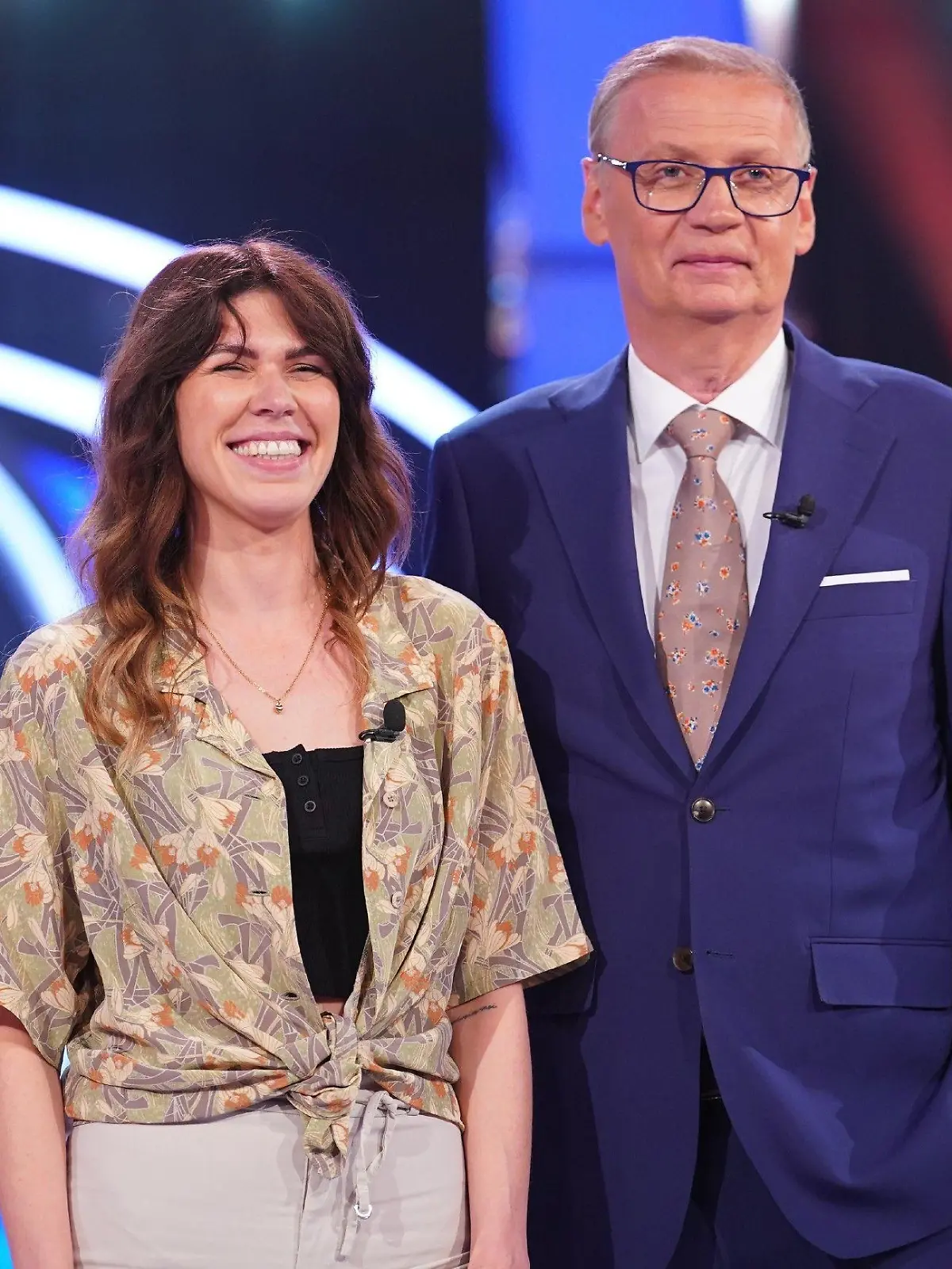 Verena Bernhardt, Moderator Günther Jauch.

Die Verwendung des sendungsbezogenen Materials ist nur mit dem Hinweis und Verlinkung auf RTL+ gestattet.