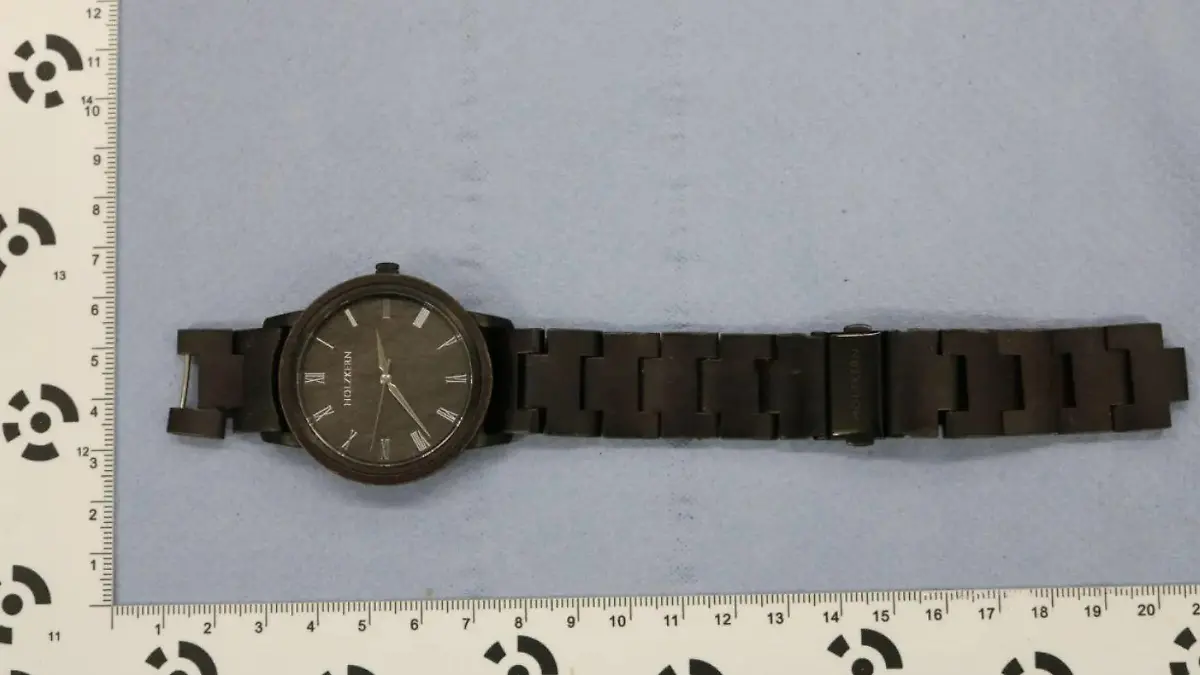 Laut Ermittlern handelt es sich bei der Uhr um "kein alltägliches Modell".