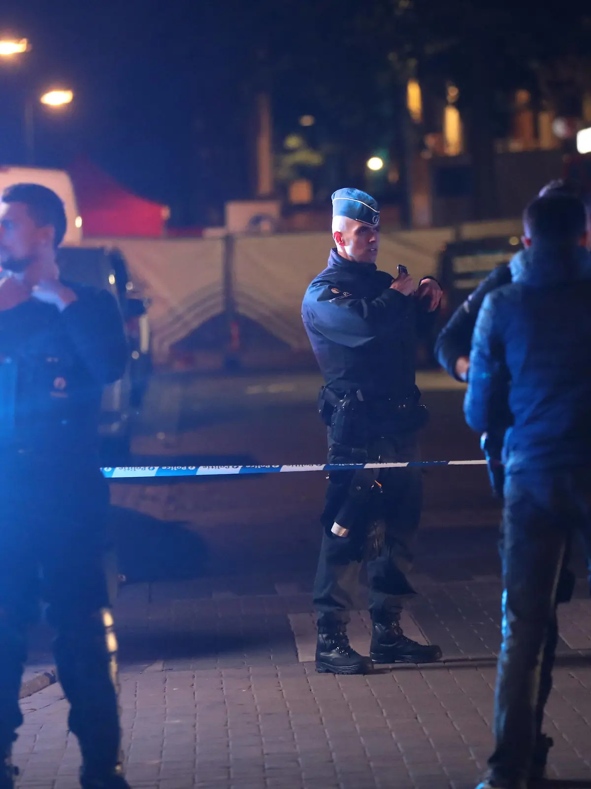 Police officers pictured at the scene of a stabbing incident at the Aarschotstraat in Schaarbeek, Brussels, Thursday 10 November 2022. One of the policemen stabbed in the incident has died of his injuries. Another policeman was brought to the hospital. The man who allegedly attacked the officers was shot by other officers. PUBLICATIONxNOTxINxBELxFRAxNED HATIMxKAGHAT 49253810 