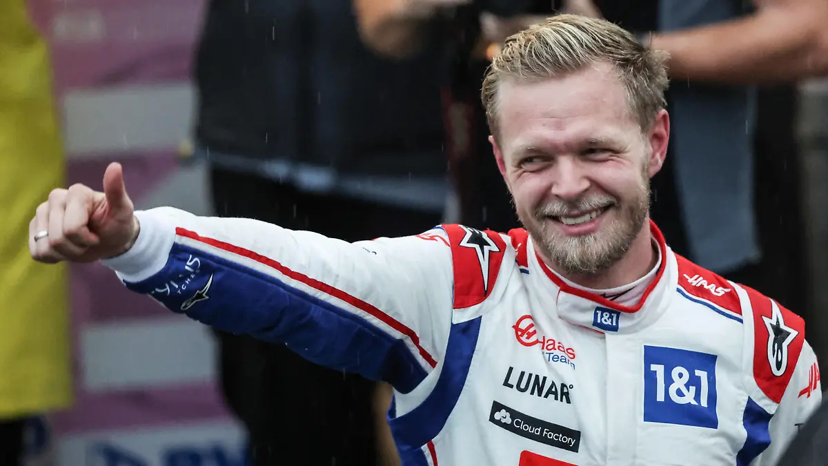 MAGNUSSEN Kevin den, Haas F1 Team VF-22 Ferrari, portrait celebrates his pole position during the Formula 1 Heineken Grande Premio de Sao Paulo 2022, Sao Paulo Grand Prix Grand Prix 2022, 21st round of the 2022 FIA Formula One World Championship, WM, Weltmeisterschaft from November 11 to 13, 2022 on the Interlagos Circuit, in Sao Paulo, Brazil - F1 - SAO PAULO GRAND PRIX 2022 DPPI/Panoramic PUBLICATIONxNOTxINxFRAxITAxBEL GOOD4264 copie