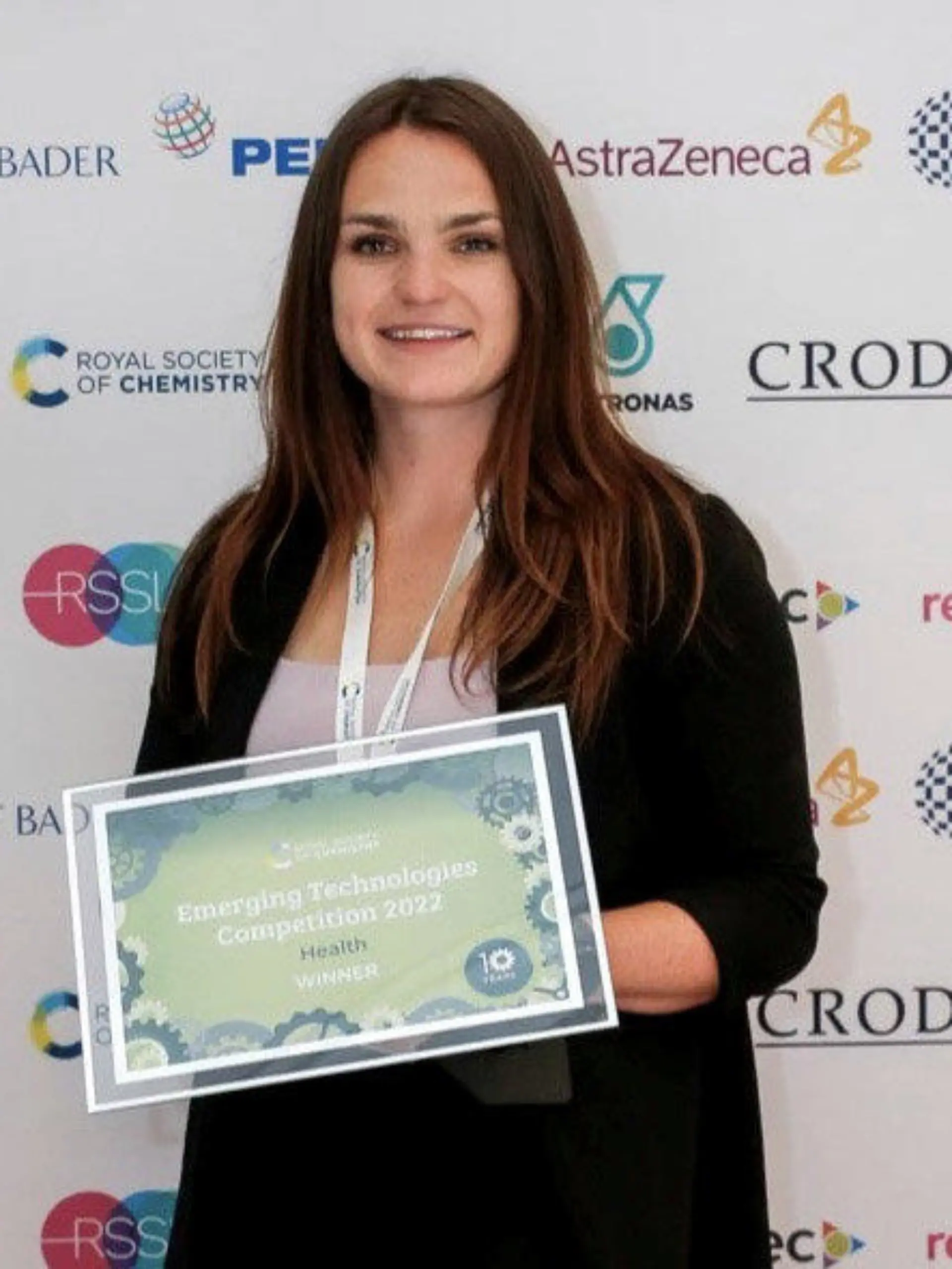 SONDERKONDITIONEN: Satzpreis!
FILE PICTURE - Scientist Kirsty Smitten. Release date  October 9, 2023. See SWNS story SWLNforbes. One of Britain's top young scientists has died aged just 29 from a rare form of heart cancer originally diagnosed as a pulled muscle. Kirsty Smitten was a world leading scientist set to potentially save tens of millions of lives with her new antibiotic medicine. She passed away in hospital with her family beside her last Wednesday [October 4], having spent the past seven weeks in Birmingham's Queen Elizabeth Hospital. When she first attended hospital last November doctors thought she'd just pulled a muscle. But she later received a terminal diagnosis and given just months to live. She was named a Forbes under 30 scientist and in February this year was crowned FSB's Young Entrepreneur of the Year. Her cancer, cardiac angiosarcoma, was so rare her surgeon had never seen it before. Only two people are diagnosed with it a year in the UK. 