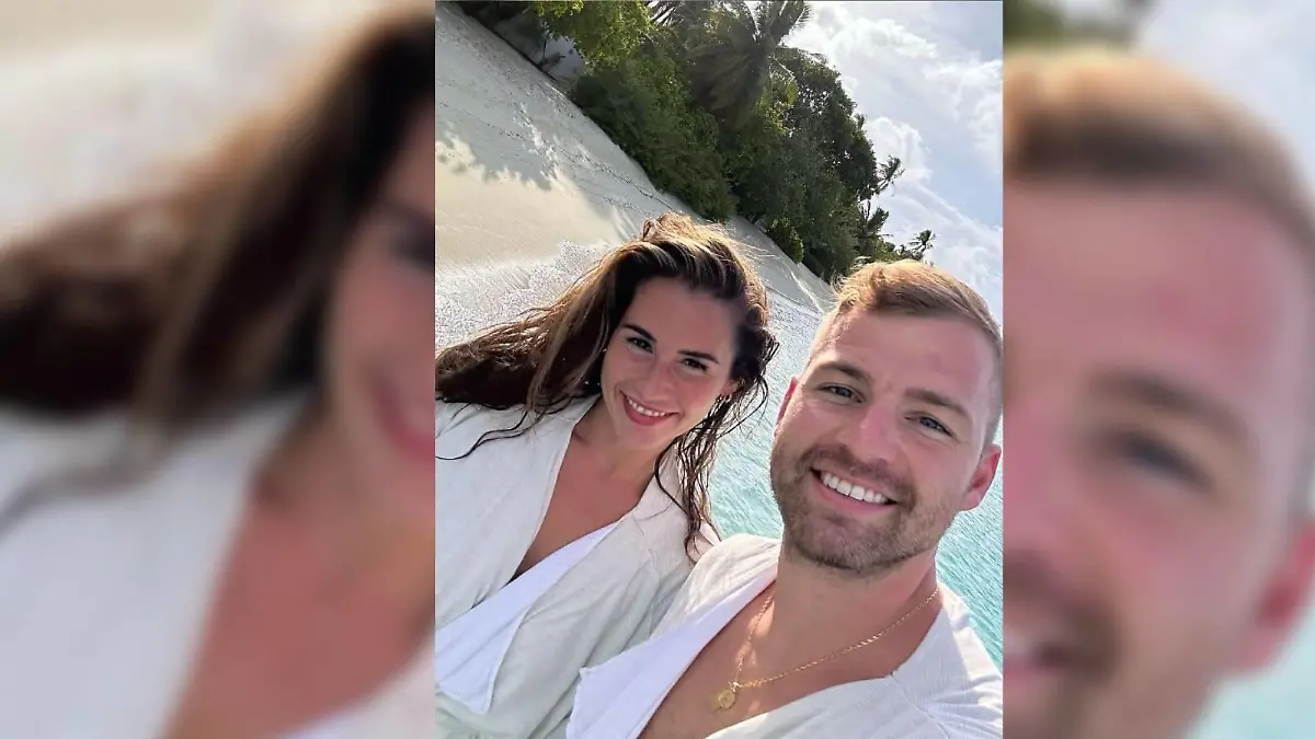 Sarah und Julian Engels lassen es sich auf den Malediven gut gehen.
