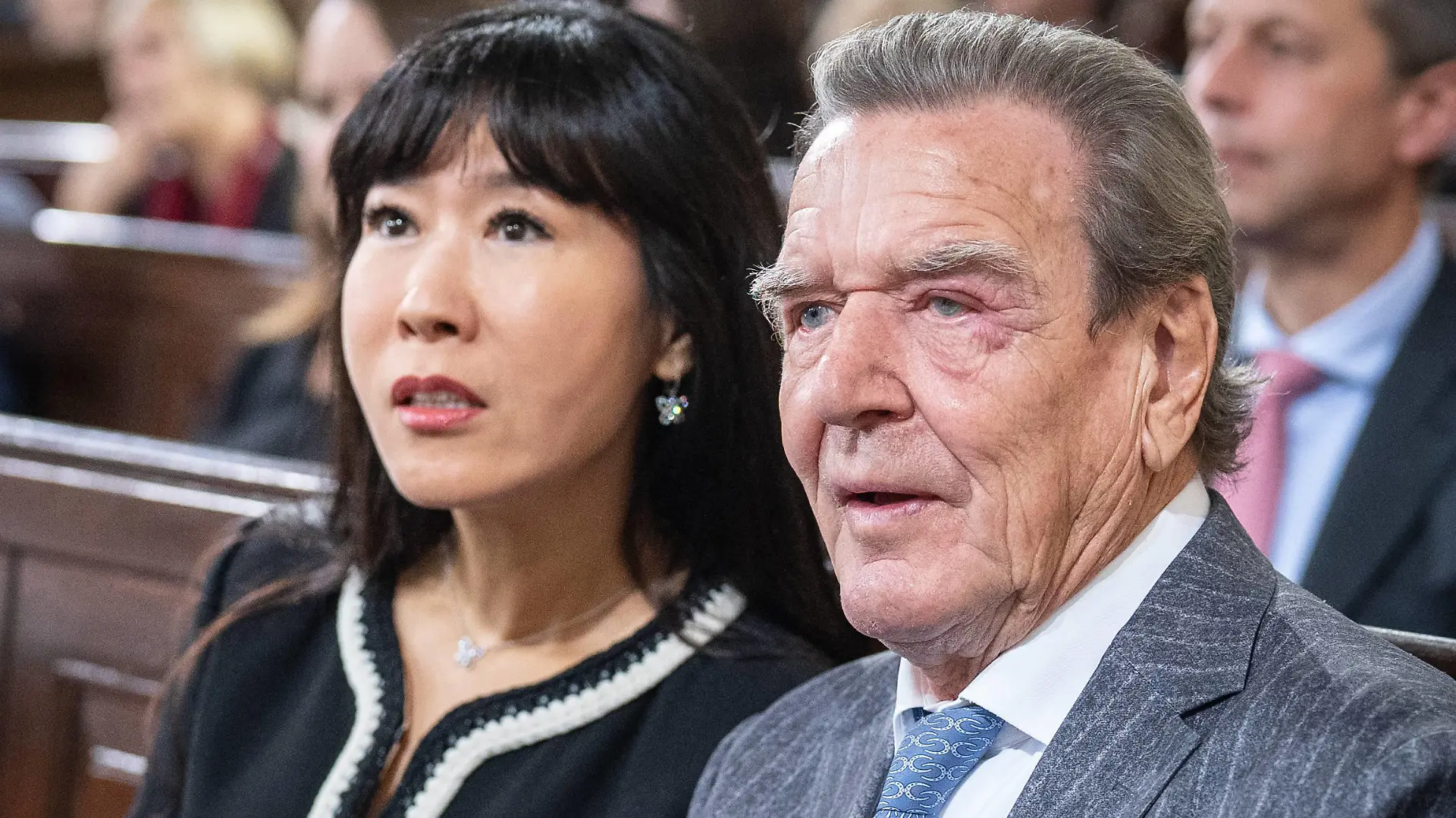 Feierlichkeiten zum Tag der Deutschen Einheit 2023 Ökumenischer Gottesdienst in der Hauptkirche St. Michaeles Michel Gerhard Schröder mit Ehefrau So-yeon Schröder-KimFeierlichkeiten zum Tag der Deutschen Einheit 2023 Ökumenischer Gottesdienst in der Hauptkirche St. Michaeles Michel Gerhard Schröder mit Ehefrau So-yeon Schröder-Kim, *** Celebrations of the Day of German Unity 2023 Ecumenical service in the main church St Michaeles Michel Gerhard Schröder with wife So yeon Schröder Kim Celebrations of the Day of German Unity 2023 Ecumenical service in the main church St Michaeles Michel Gerhard Schröder with wife So yeon Schröder Kim,