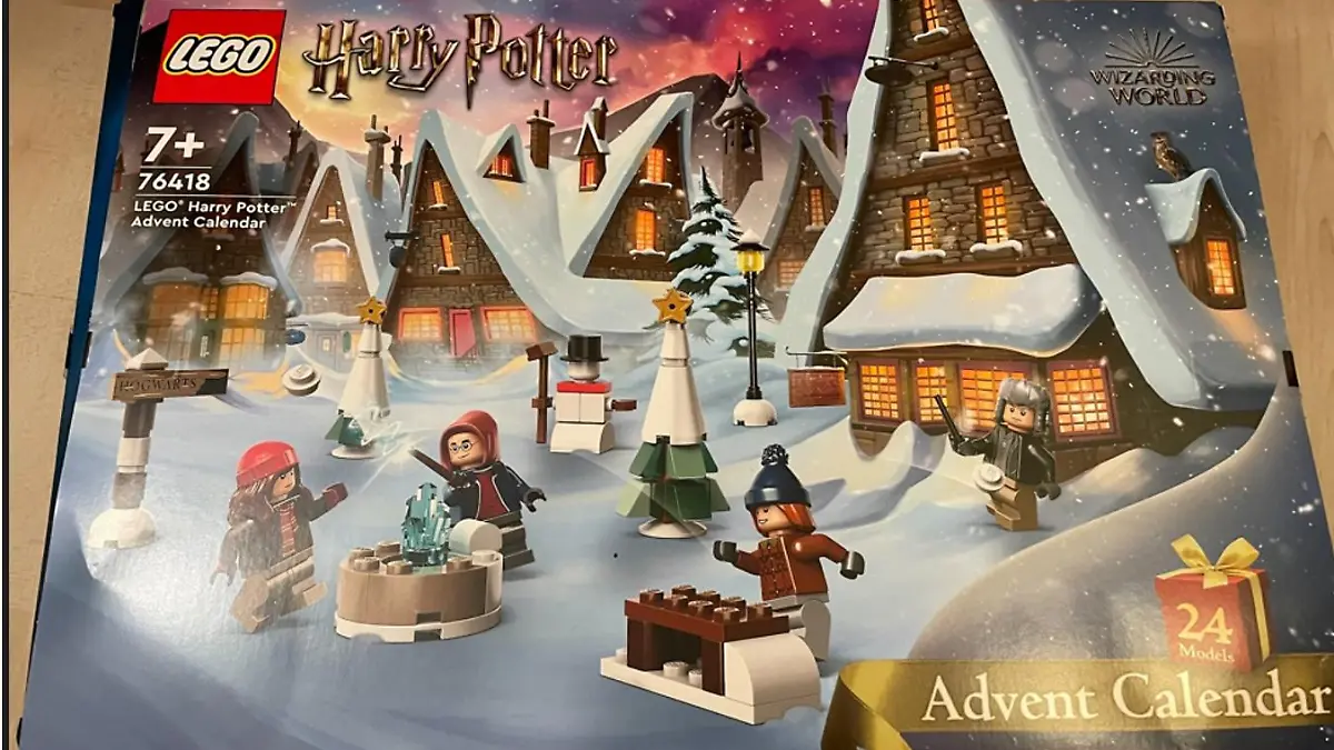 Die Packung des Harry Potter Adventskalenders 2023 von Lego