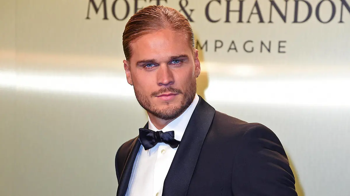  Rurik Gislason beim Mot & Chandon Effervesence Dinner im Bärensaal im Alten Stadthaus in Berlin am 08.11.2022 *** Rurik Gislason at the Mo t Chandon Effervesence Dinner at the Bärensaal in the Altes Stadthaus in Berlin on 08 11 2022