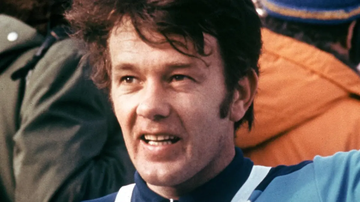 ARCHIV - 31.01.1974, NA, Berlin-Sportarchiv: ARCHIV - Gerhard Grimmer gewinnt im Februar 1974 im schwedischen Falun bei der WM die Goldmedaille im Langlauf über 50 km für die DDR (Archivbild). dpa  +++(c) dpa - Bildfunk+++ Er ist am vergangenen Montag gestorben.  (zu dpa: «Erster deutscher Skilanglauf-Weltmeister Grimmer tot») Foto: dpa/dpa +++ dpa-Bildfunk +++