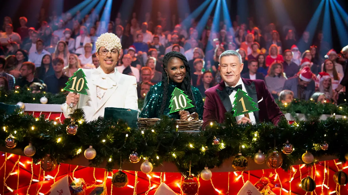 Die Jury: Jorge González (l.), Motsi Mabuse und Joachim Llambi.

Die Verwendung des sendungsbezogenen Materials ist nur mit dem Hinweis und Verlinkung auf RTL+ gestattet.