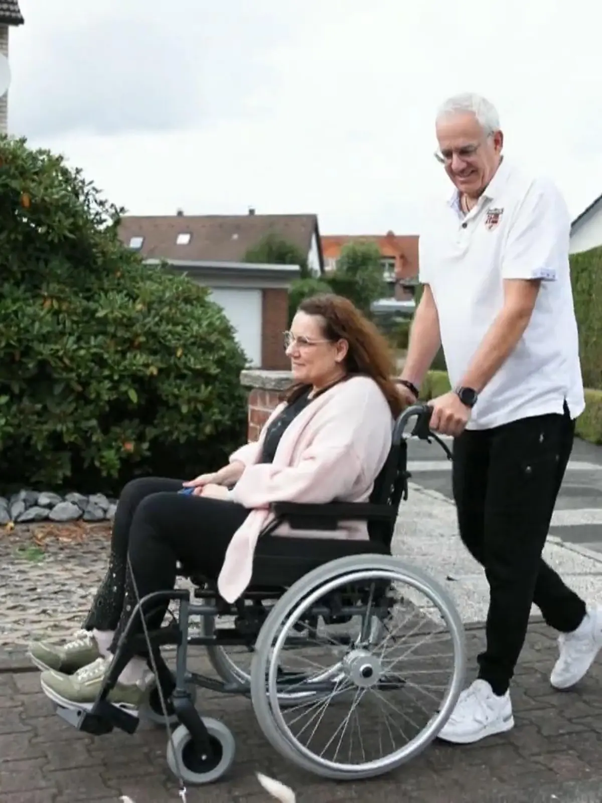 Bild zu: "Nach Corona im Rollstuhl"