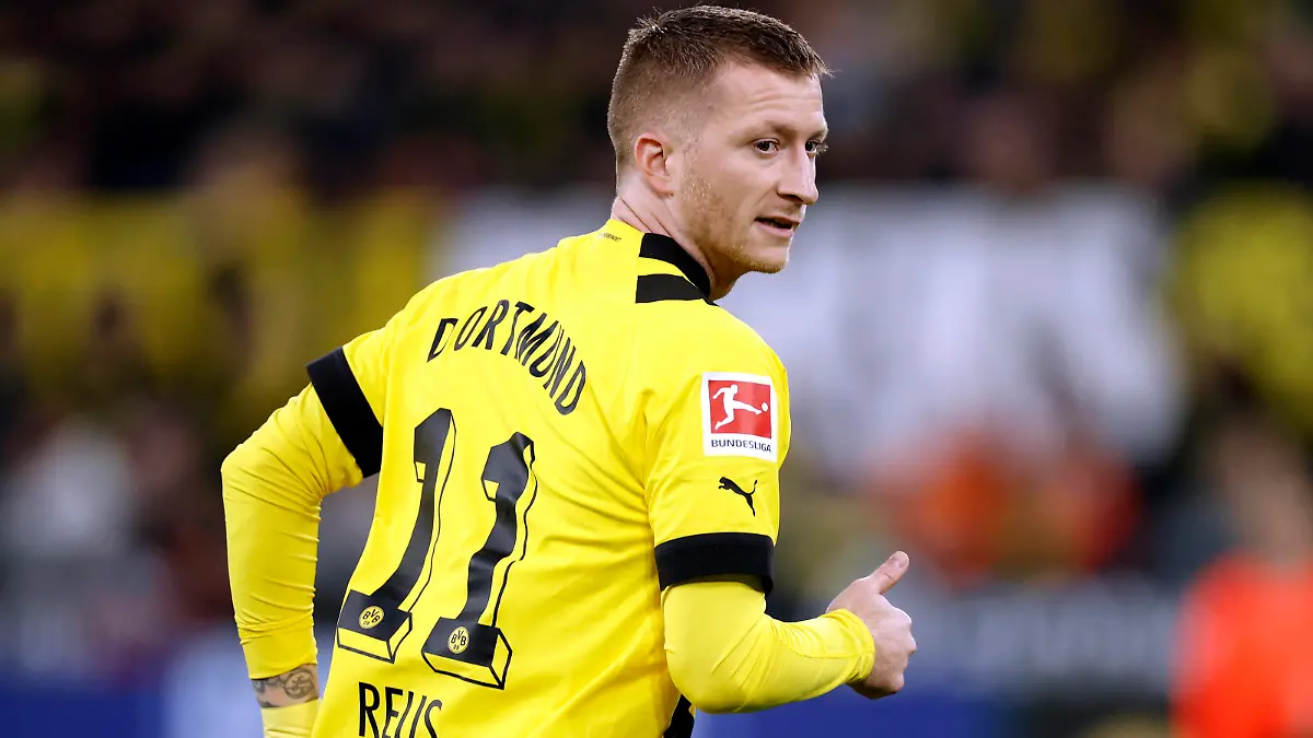 REUS Marco Team Borussia Dortmund DFL Bundesliga Saison 2022 - 2023 Spiel Borussia Dortmund - VfL Bochum 3 : 0 am 05. 11. 2022 in Dortmund DFL REGULATIONS PROHIBIT ANY USE OF PHOTOGRAPHS as IMAGE SEQUENCES and/or QUASI-VIDEO *** REUS Marco Team Borussia Dortmund DFL Bundesliga Season 2022 2023 Match Borussia Dortmund VfL Bochum 3 0 on 05 11 2022 in Dortmund DFL REGULATIONS PROHIBIT ANY USE OF PHOTOGRAPHS as IMAGE SEQUENCES and or QUASI VIDEO Copyright: xLacixPerenyix