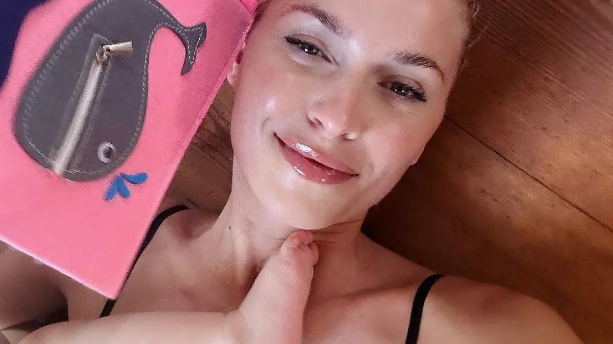 Lena Gercke schmust mit Tochter Lia.