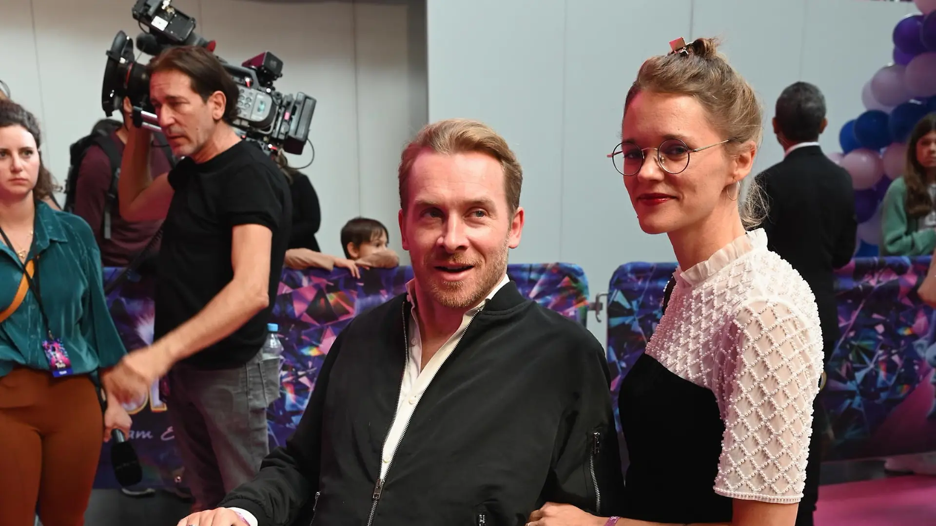 Samuel Koch mit Ehefrau Sarah Elena Timpe kommt zur Premiere vom Animaltion Film Trolls 3 - Gemeinsam stark der am 19.10.2023 in die Kinos kommt.