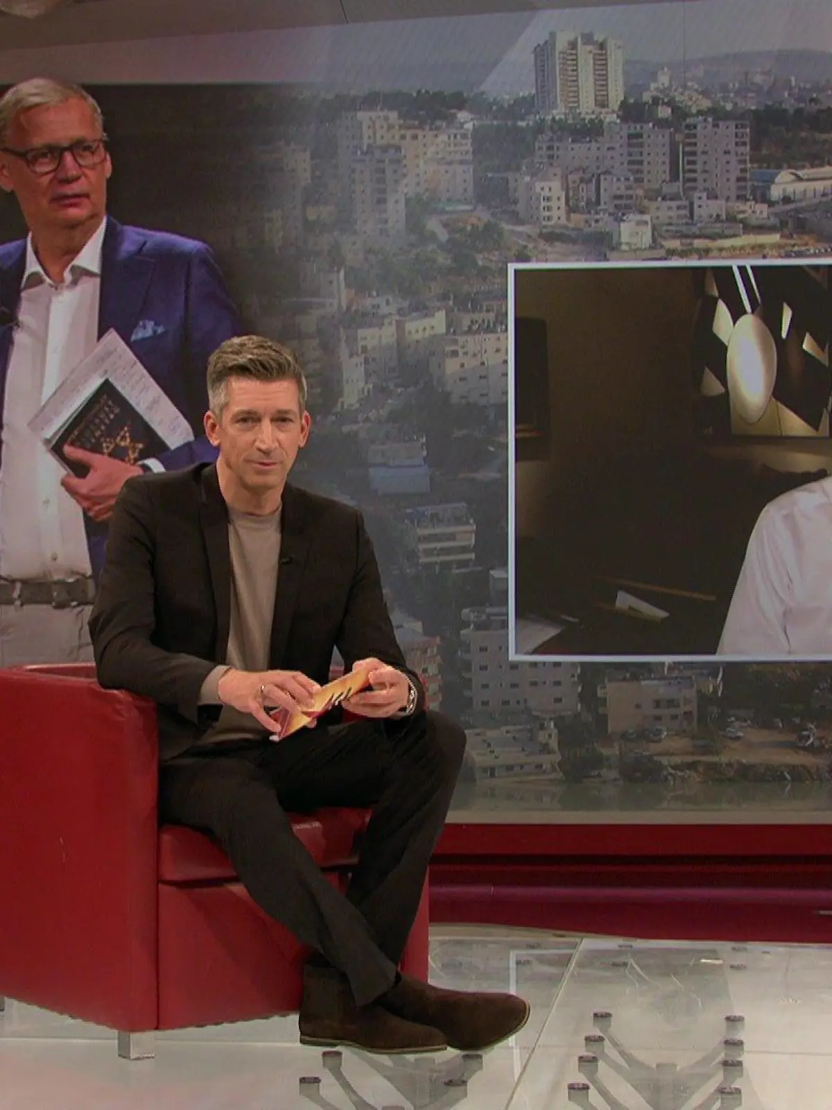 Günther Jauch ist bei Stern TV zugeschaltet, dort spricht er auch über die enge Freundschaft zu Eva Erben.