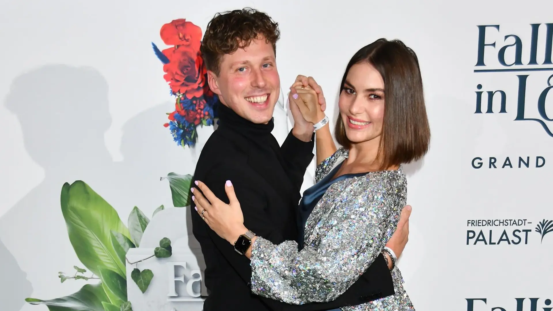 Valentin Lusin, Renata Lusin, Premiere Falling in Love Grand Show - Red Carpet, Friedrichstadt-Palast, Berlin, DEU, 11.10.2023
*** World premiere of "Falling in Love" Grand Show at Friedrichstadt-Palast in Berlin, Germany on October 11, 2023. ***