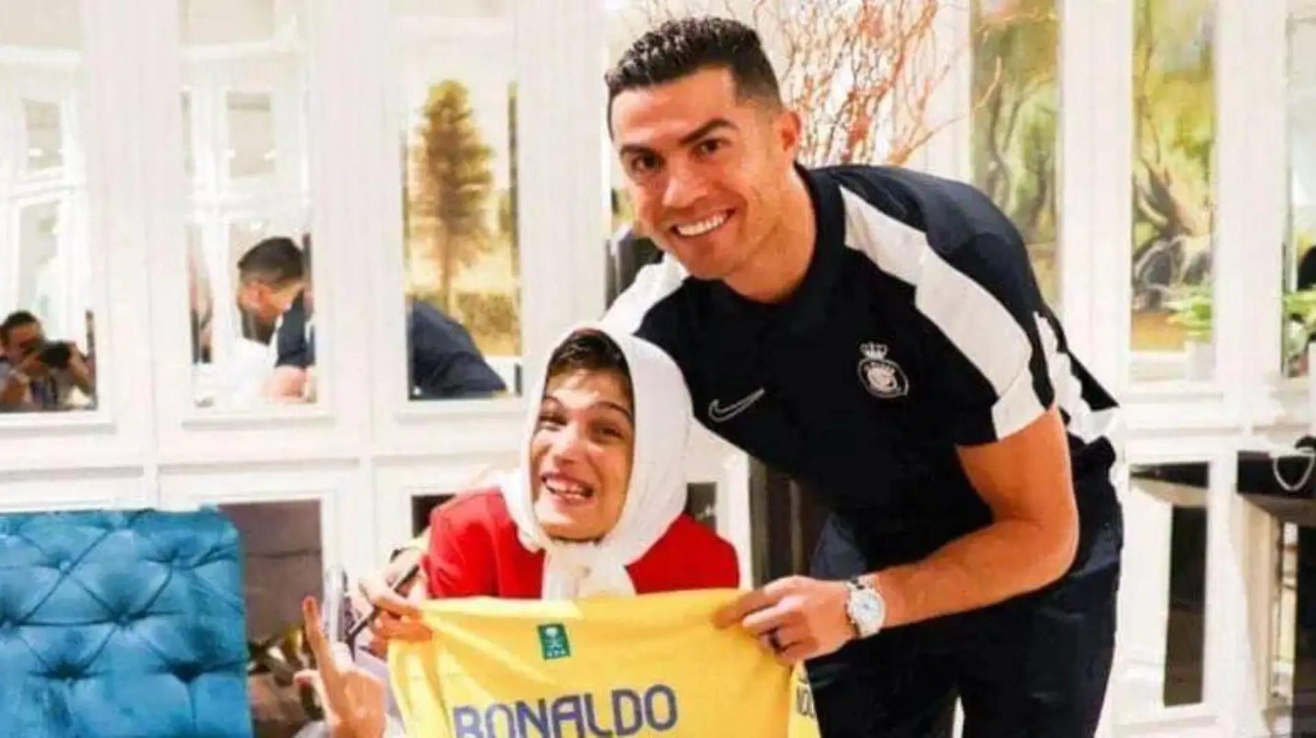Cristiano Ronaldo besuchte die Künstlerin Fatemah Hamami im Iran.